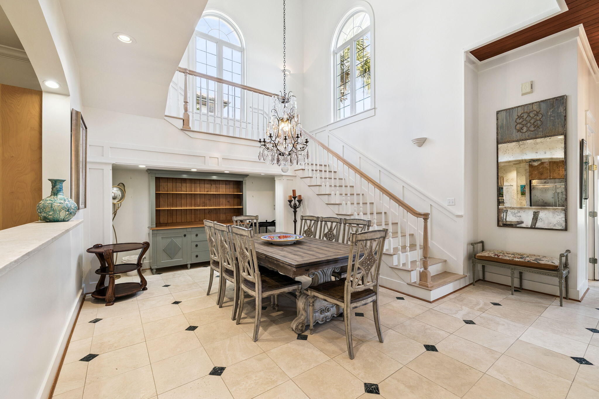 152 White Cliffs Boulevard