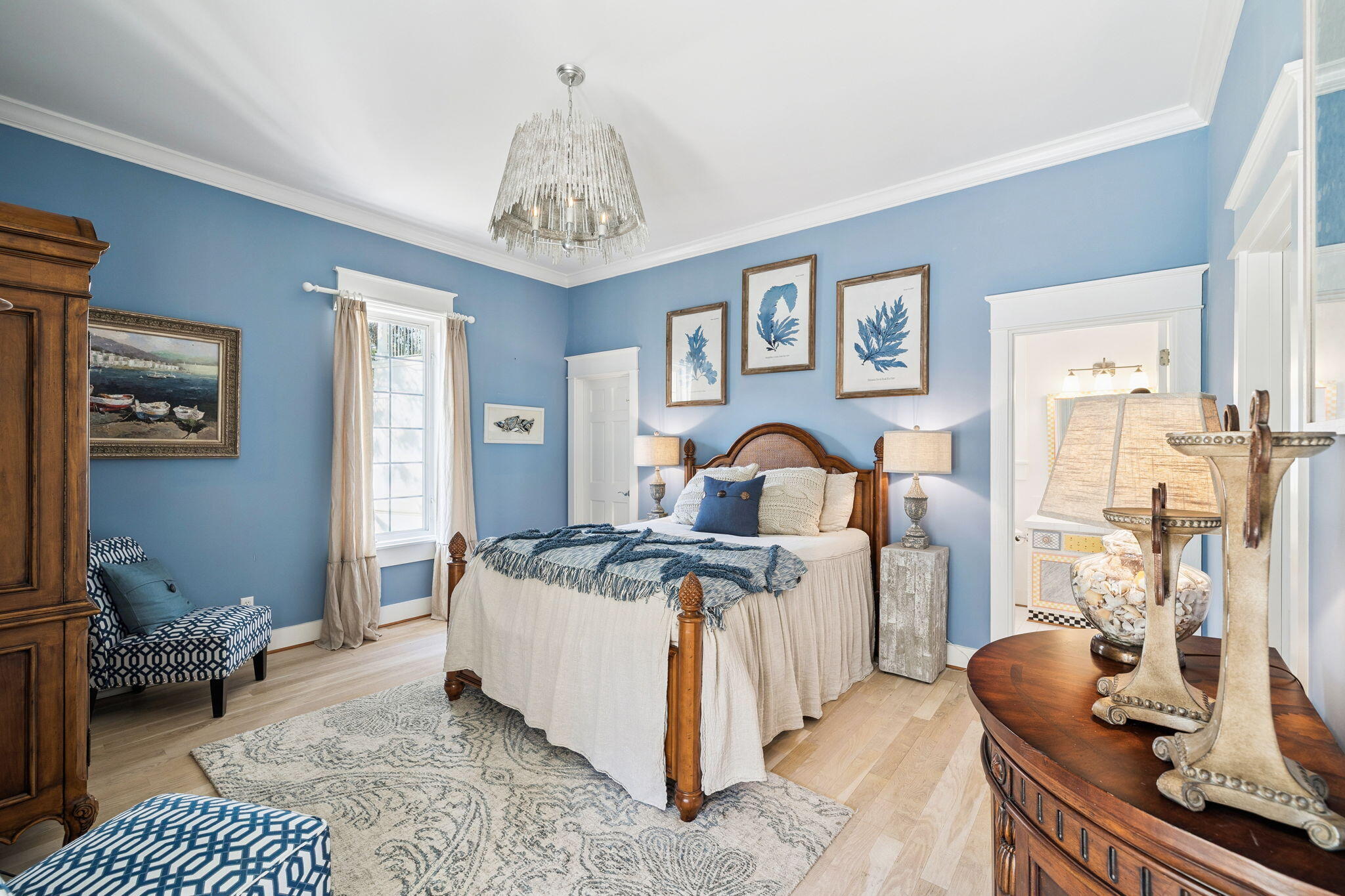 152 White Cliffs Boulevard