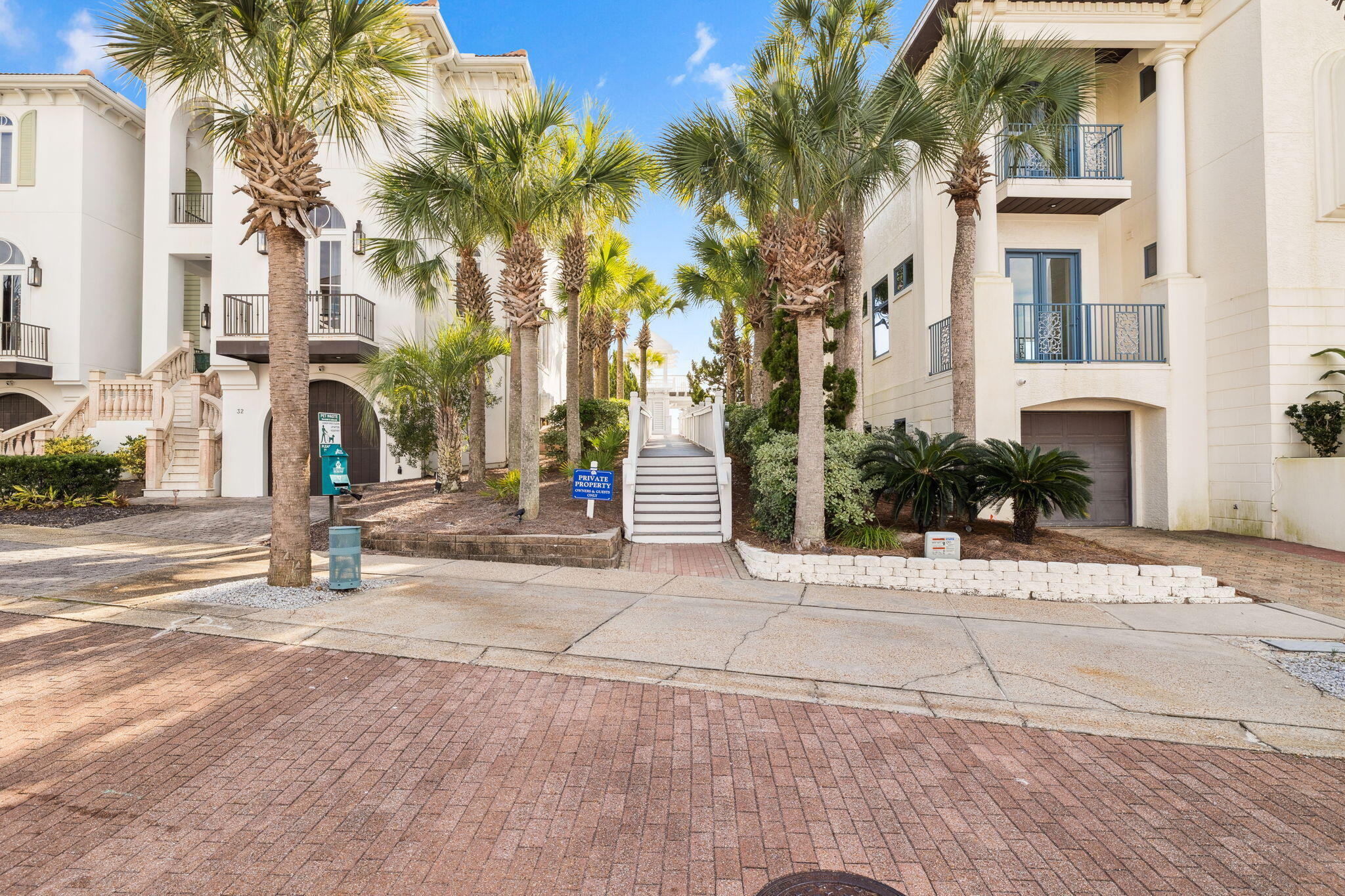 152 White Cliffs Boulevard