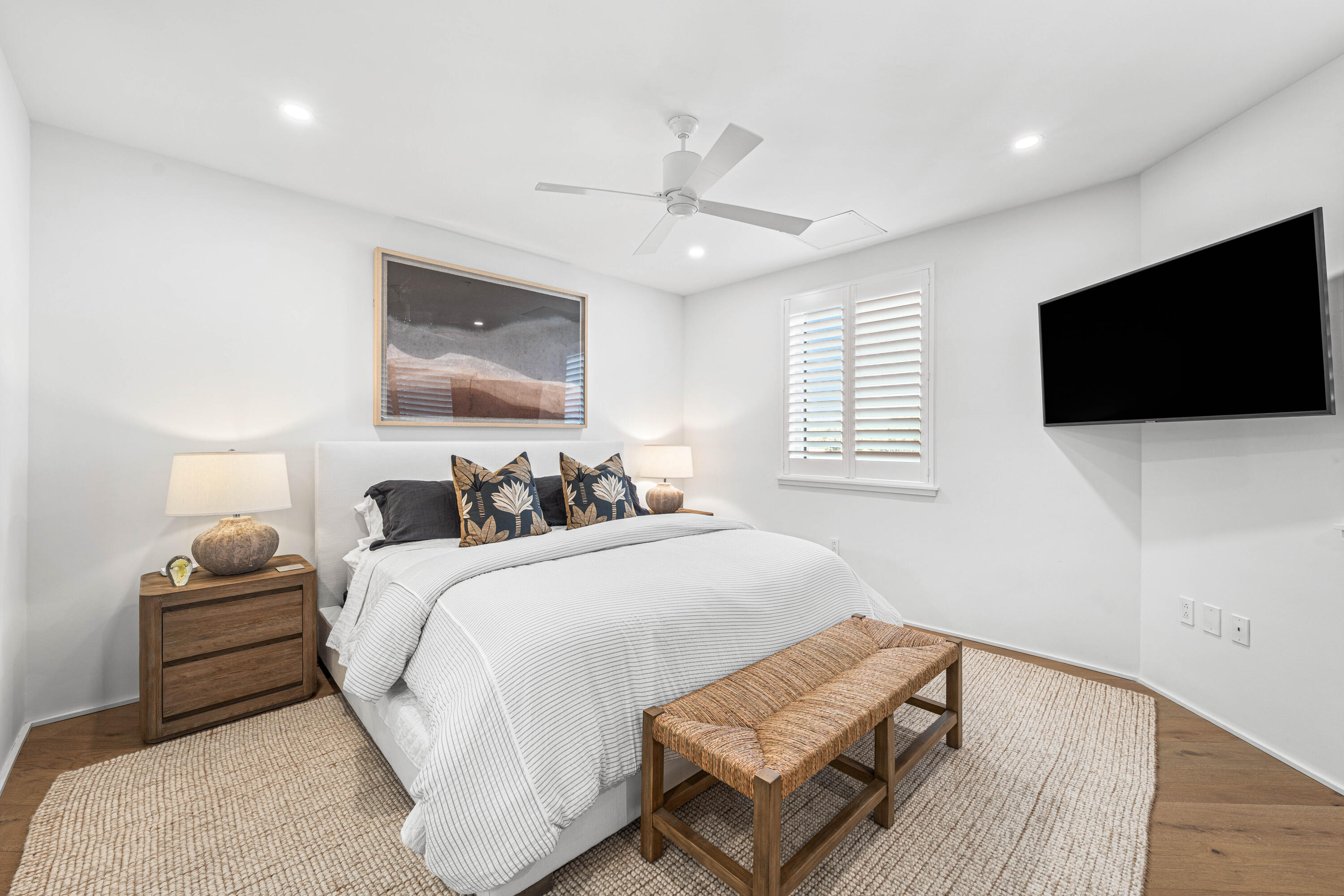 3820 E County Hwy 30A 307