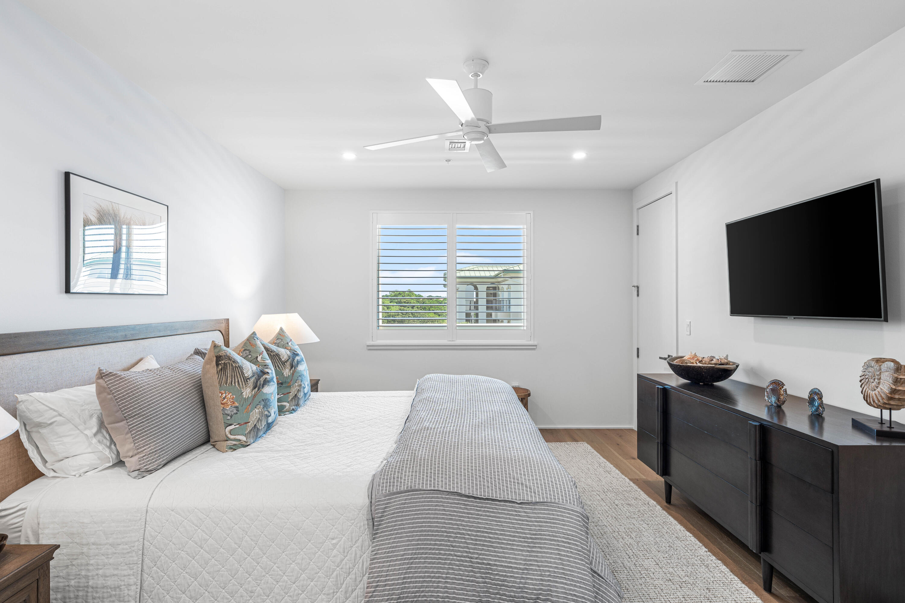 3820 E County Hwy 30A 307