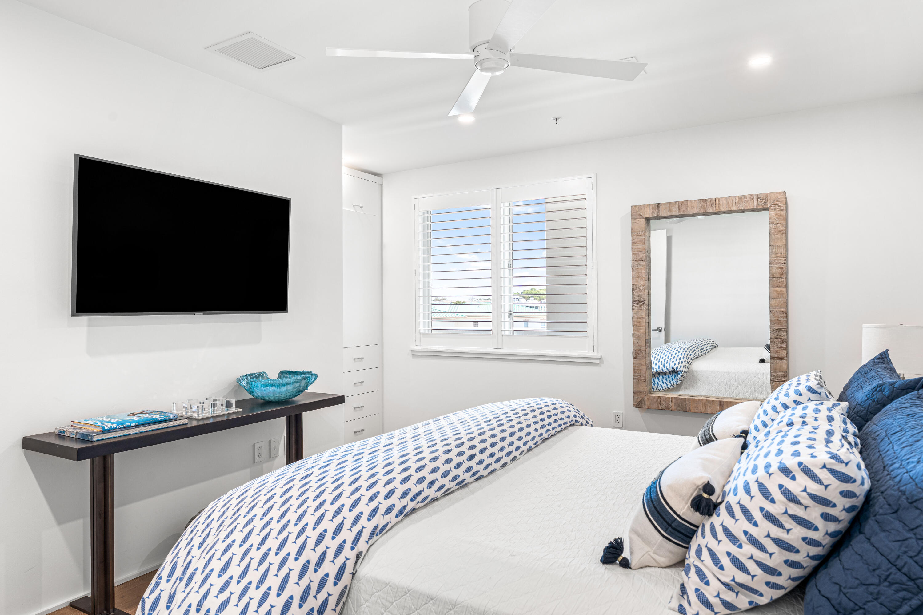 3820 E County Hwy 30A 307