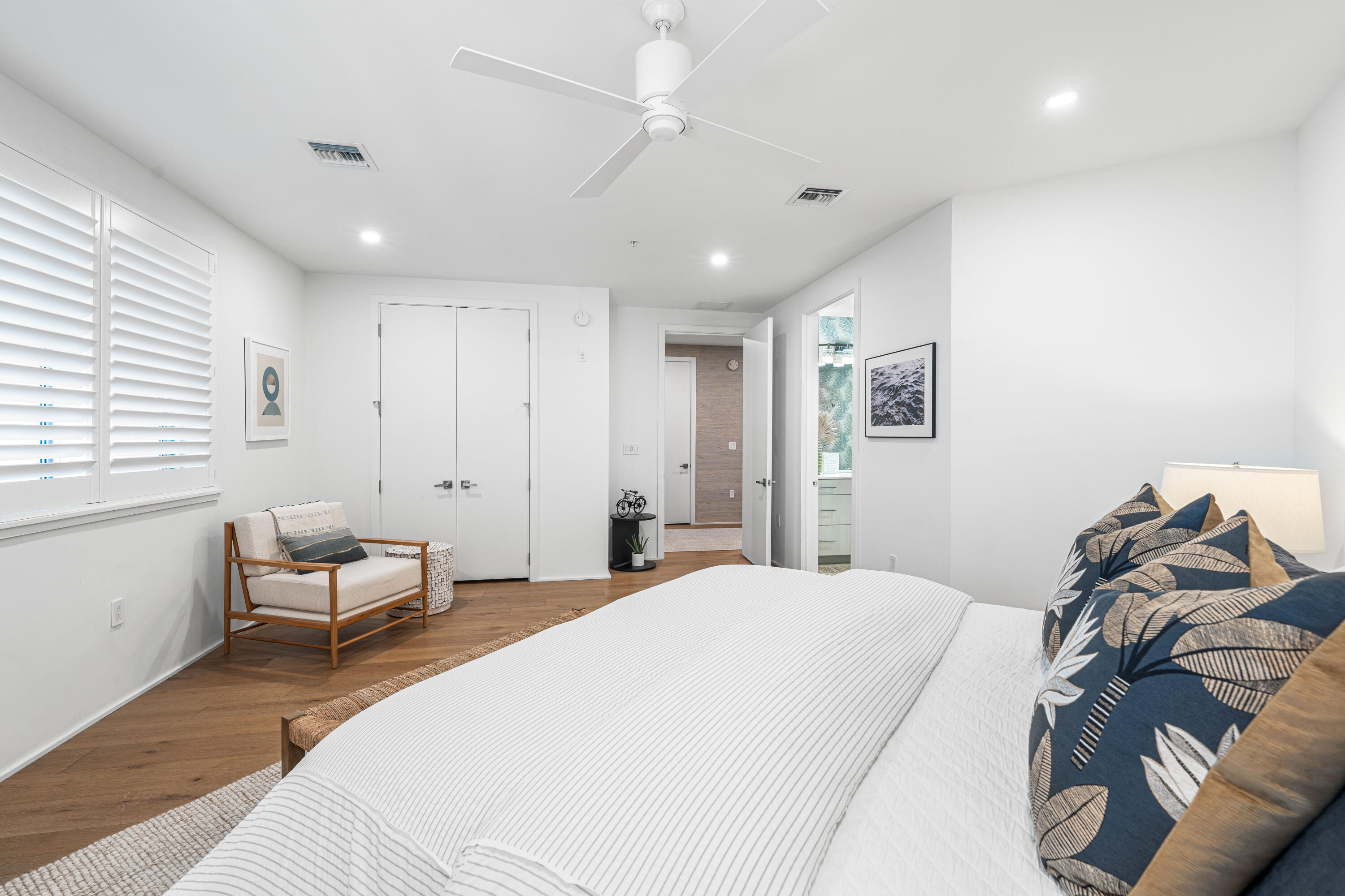 3820 E County Hwy 30A 307