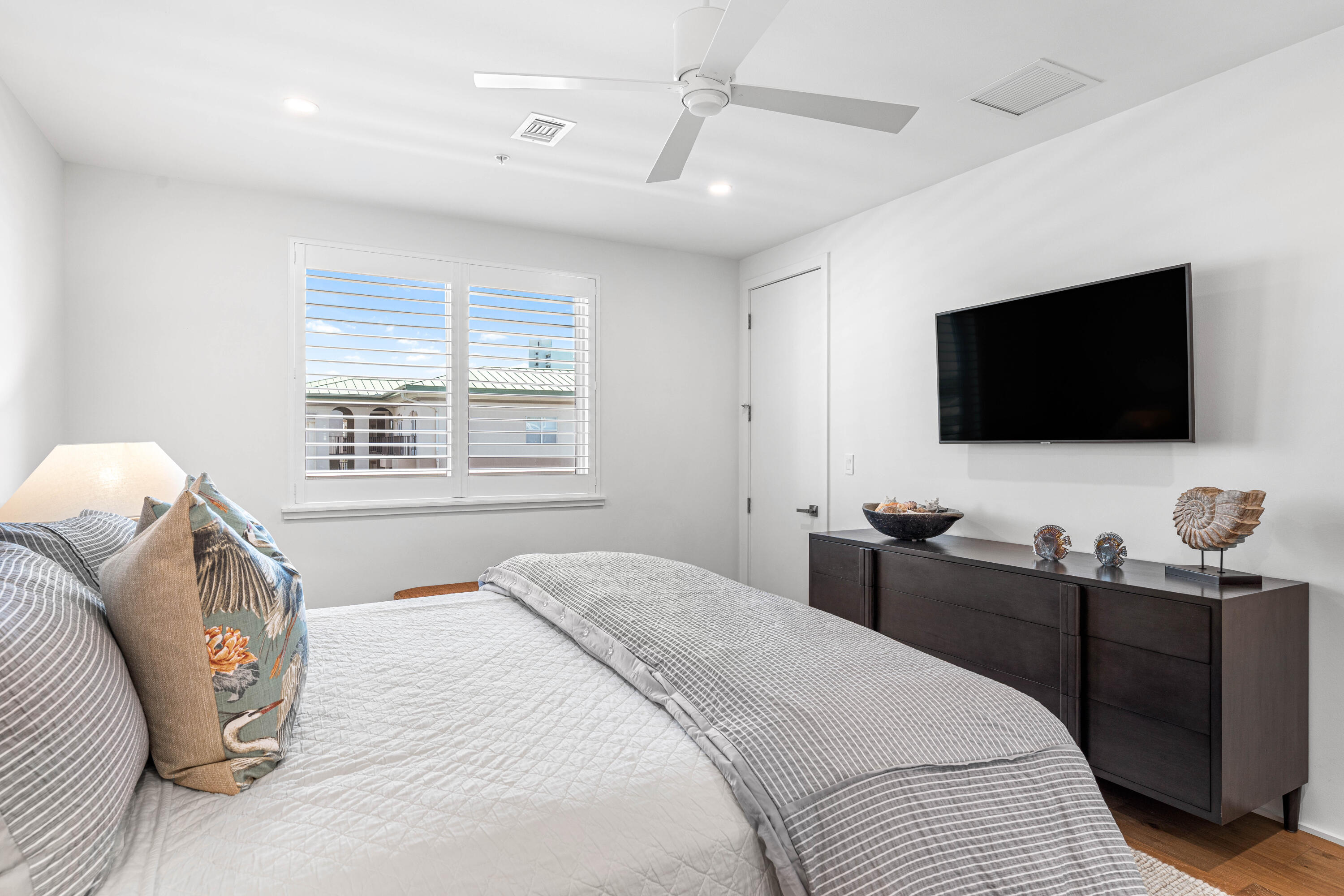 3820 E County Hwy 30A 307