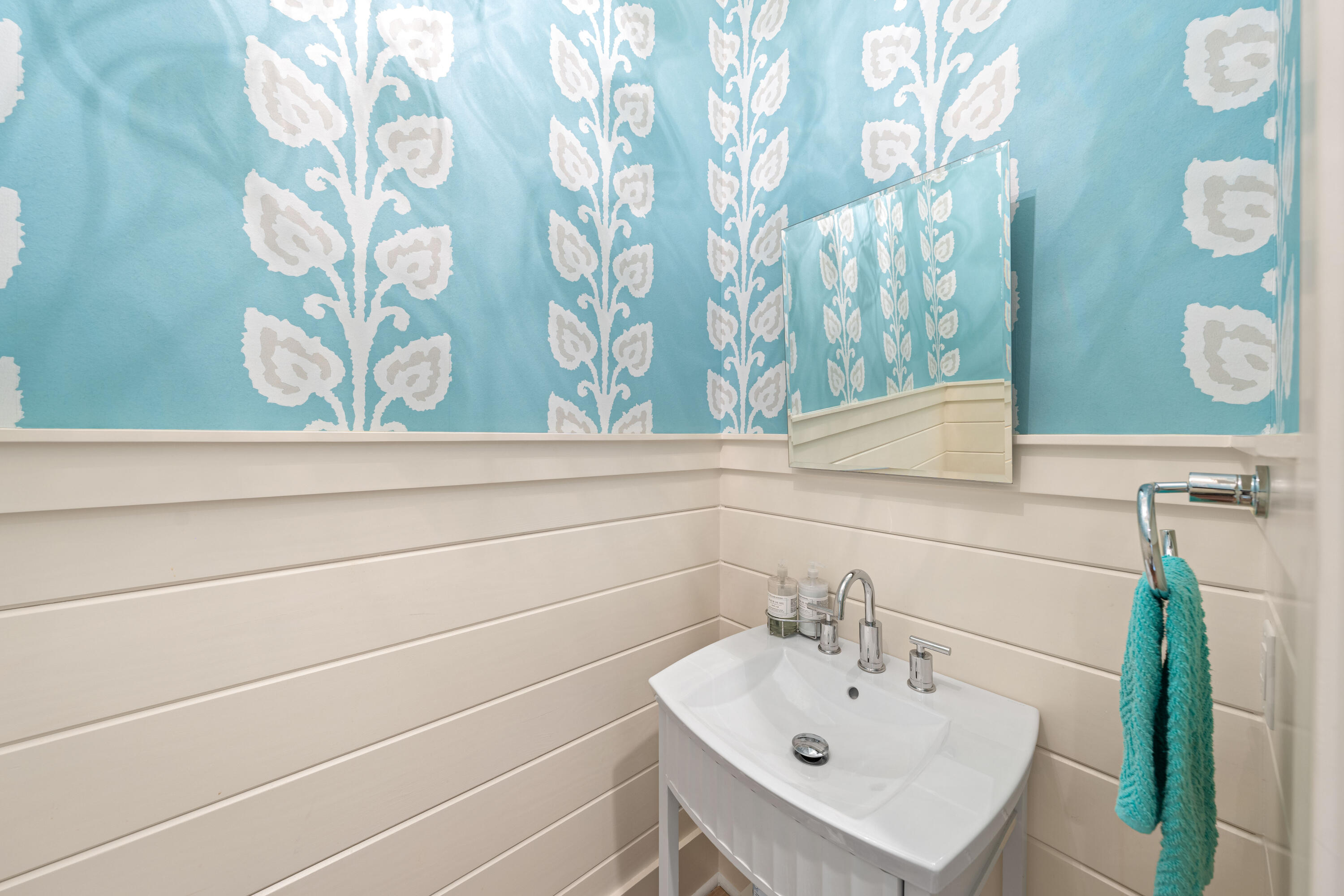 655 E Royal Fern Way