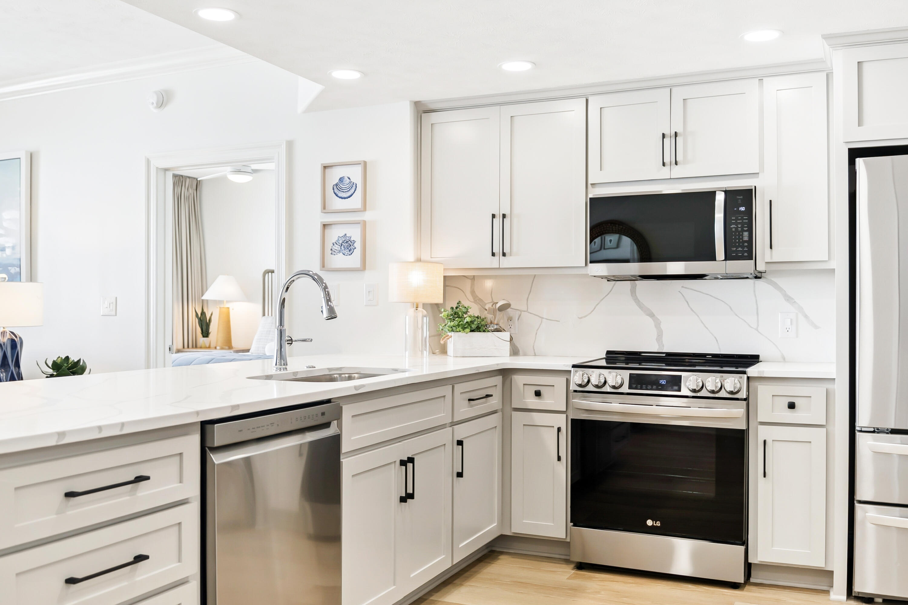 5004 Thomas Drive 811