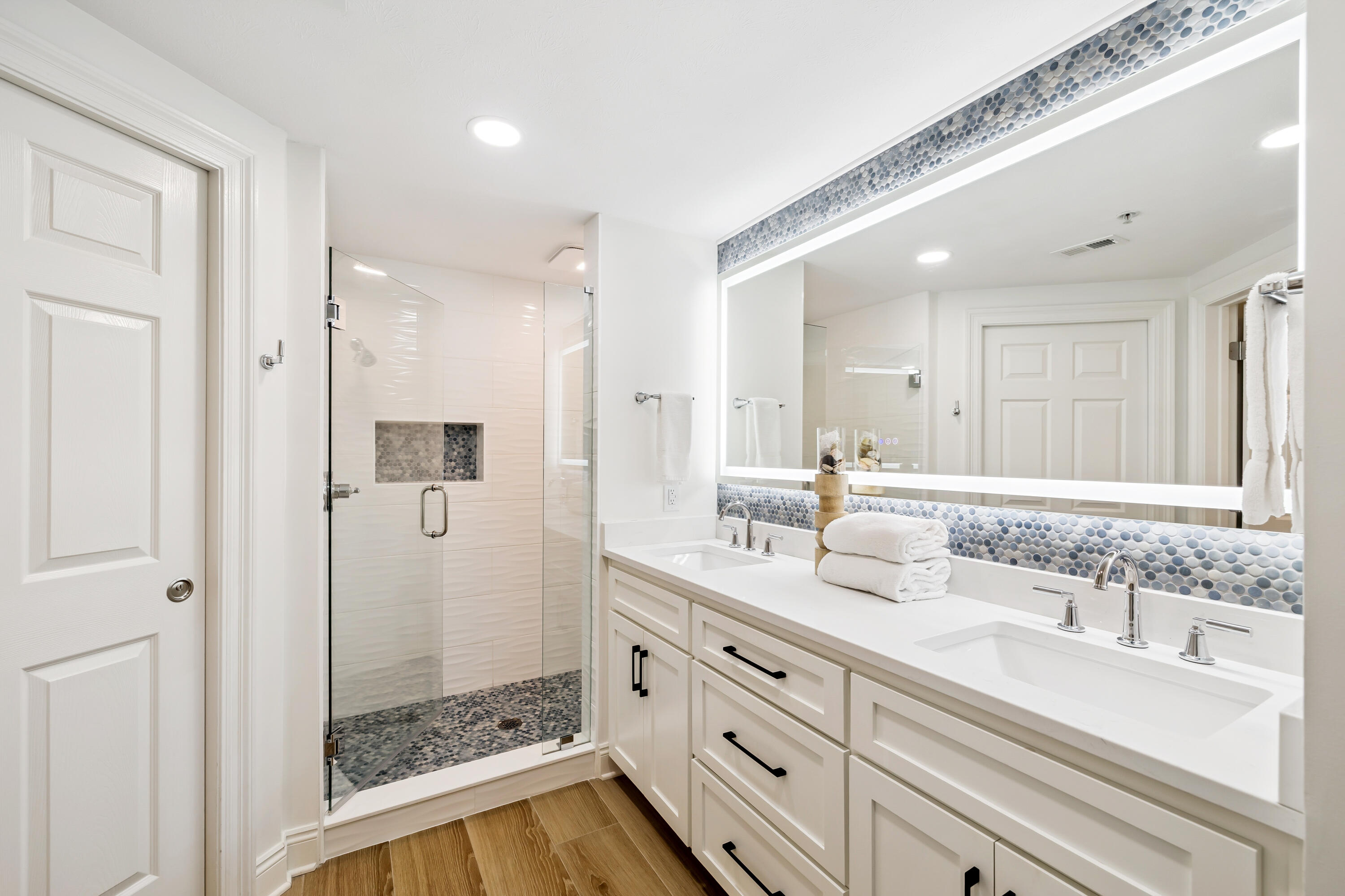 5004 Thomas Drive 811