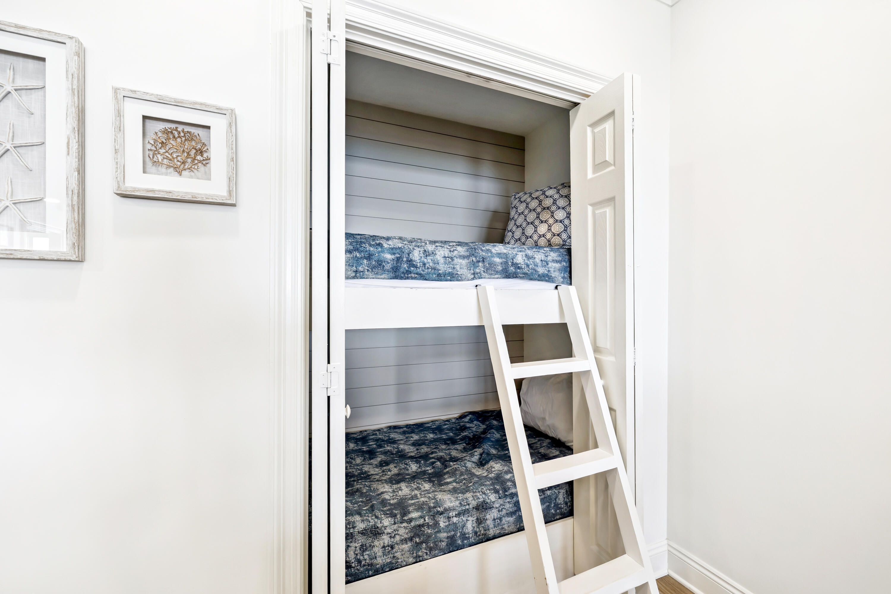 5004 Thomas Drive 811