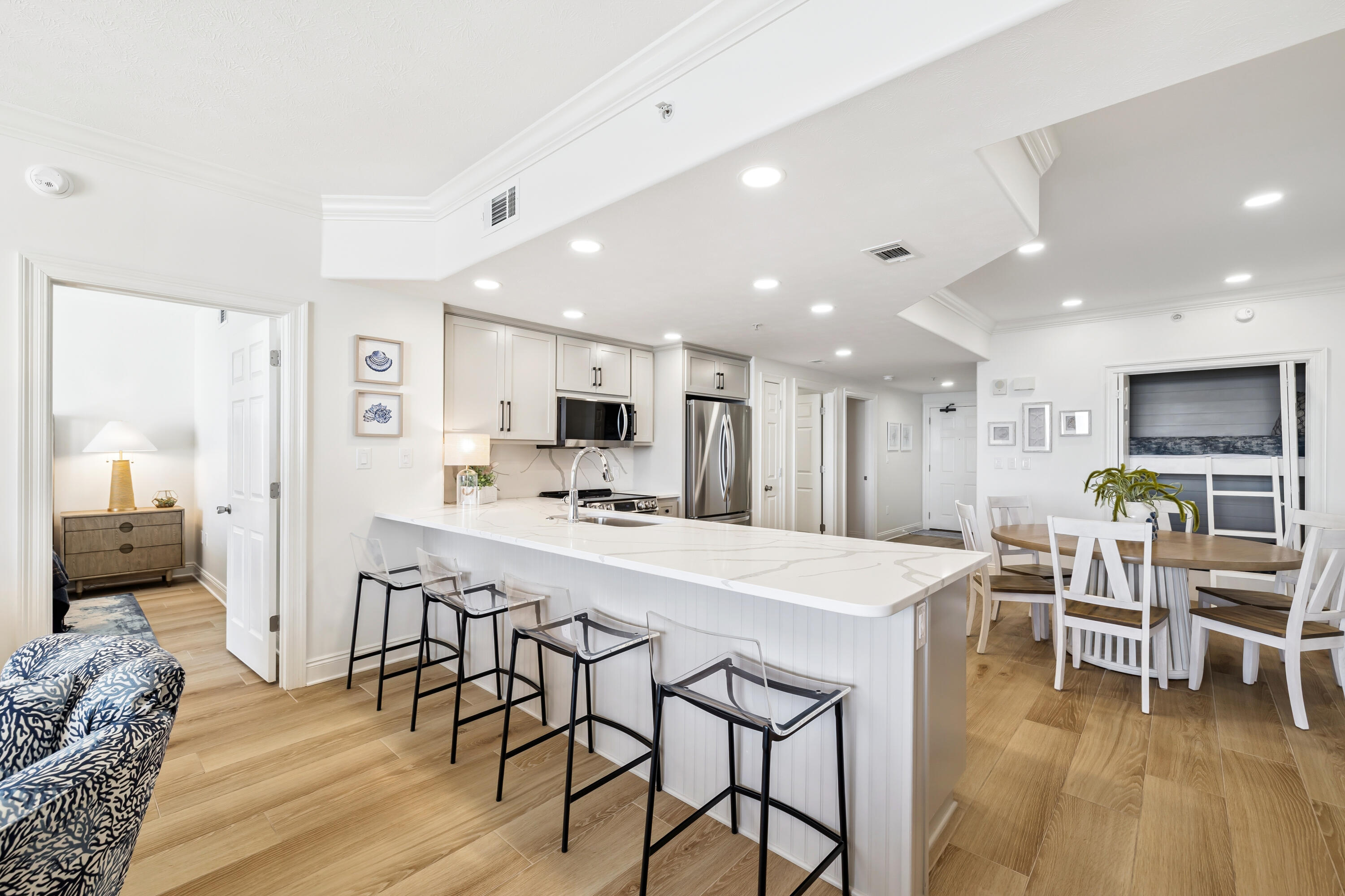 5004 Thomas Drive 811