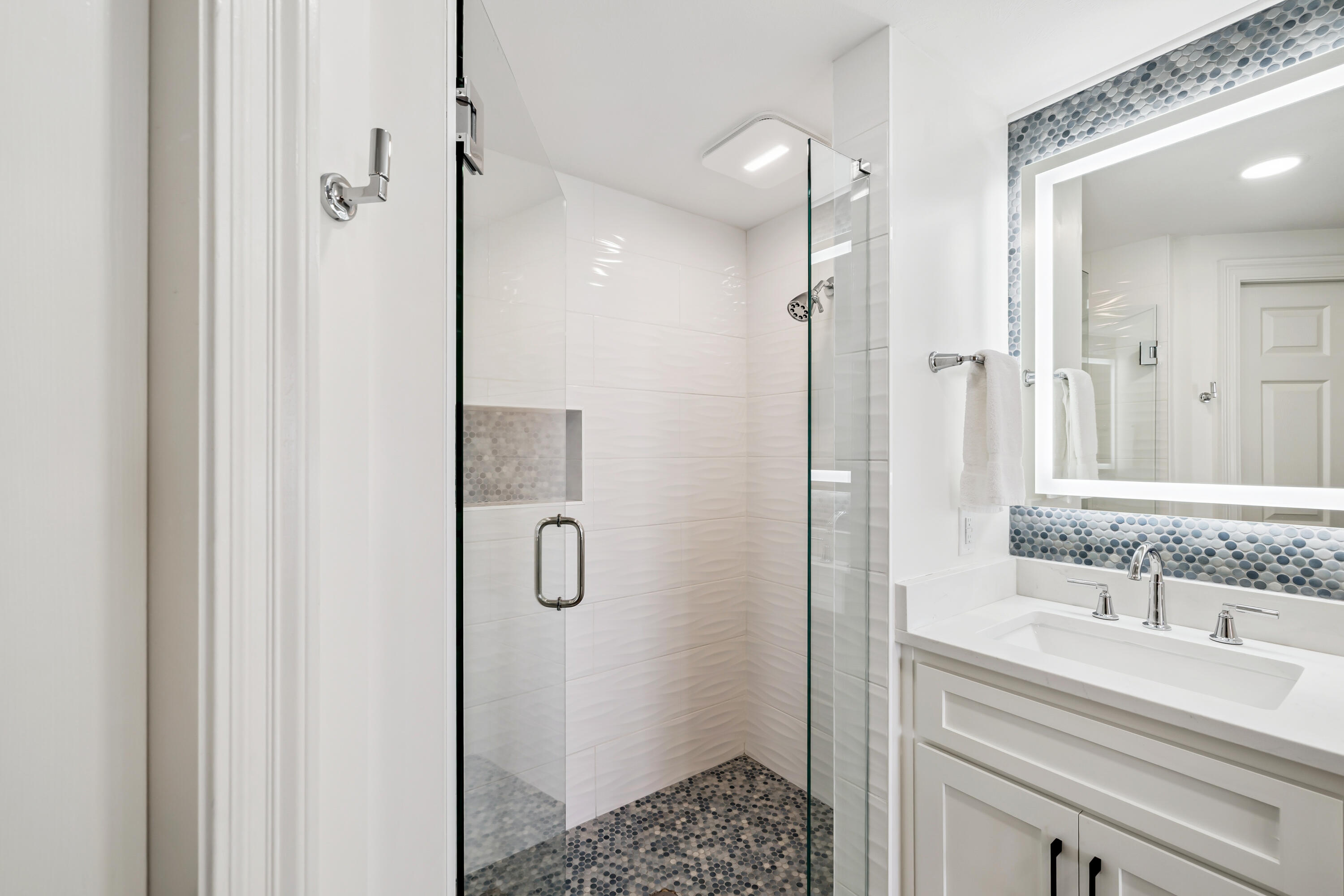 5004 Thomas Drive 811