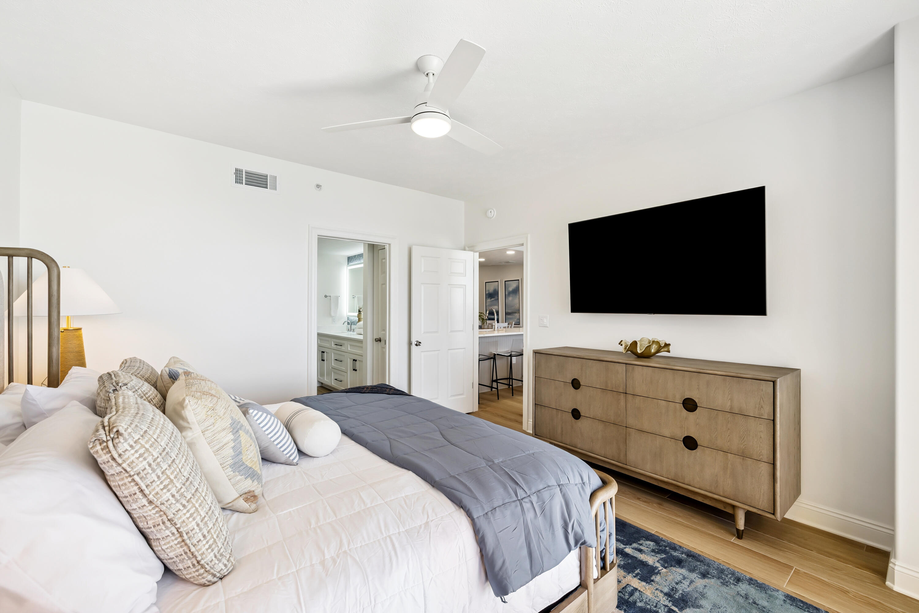 5004 Thomas Drive 811