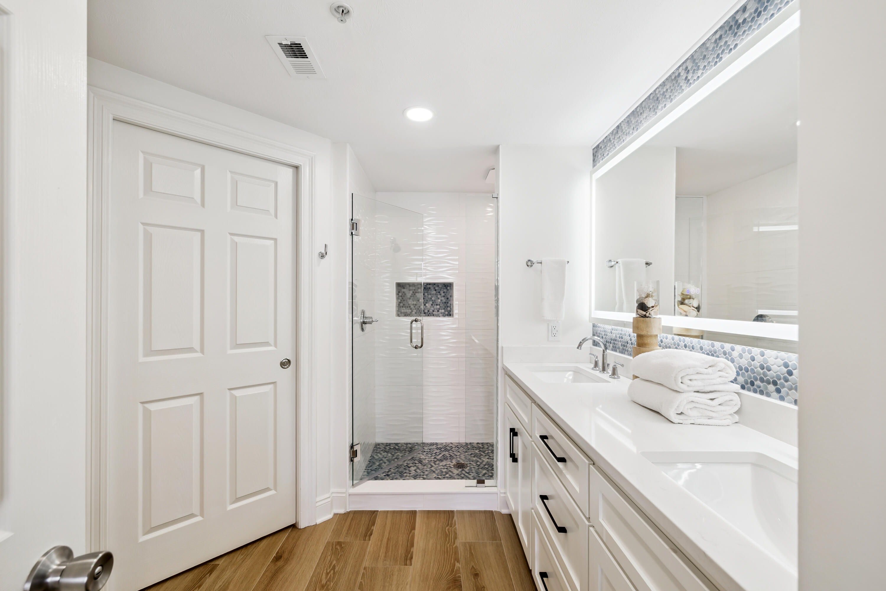 5004 Thomas Drive 811