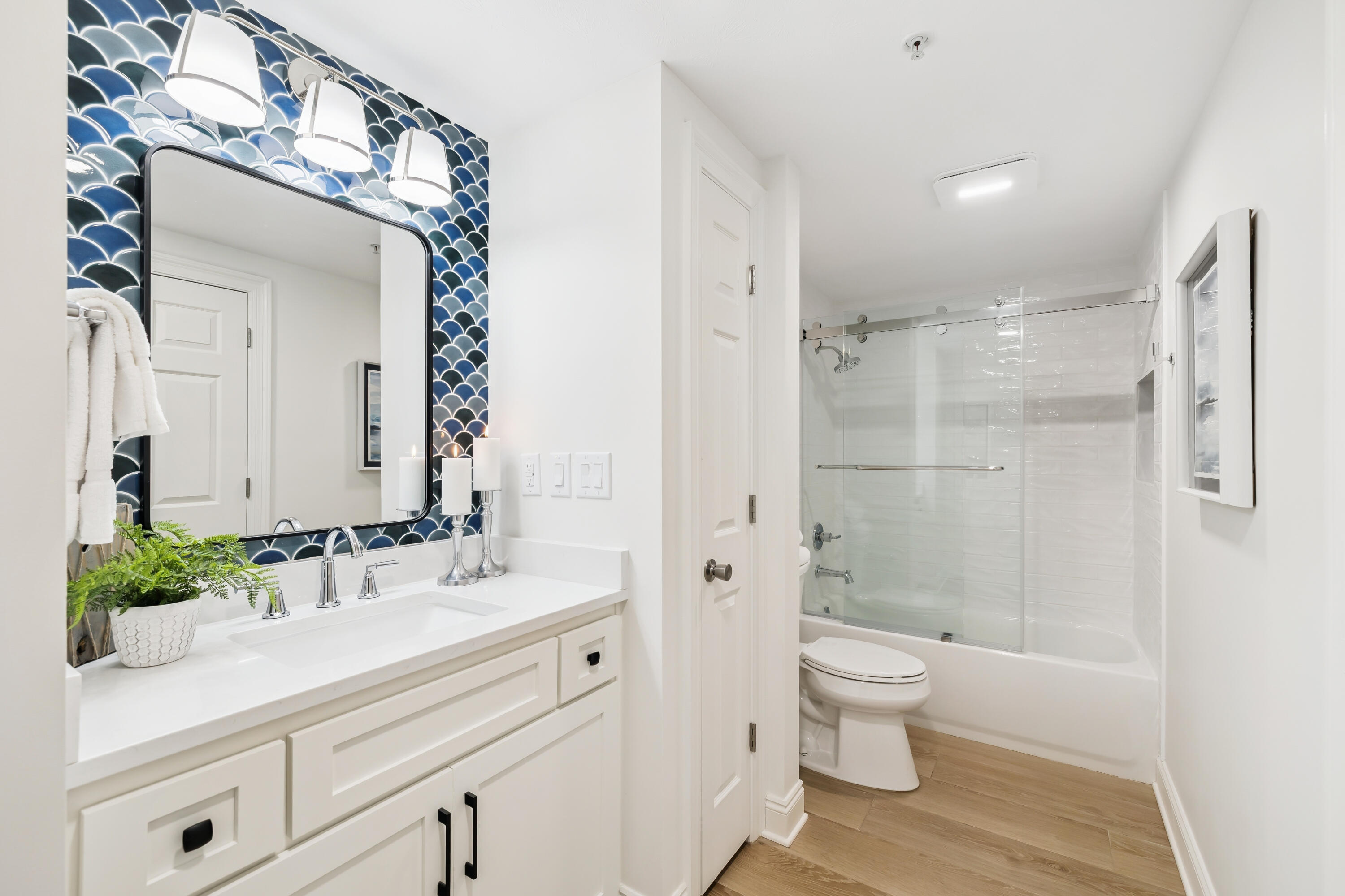 5004 Thomas Drive 811