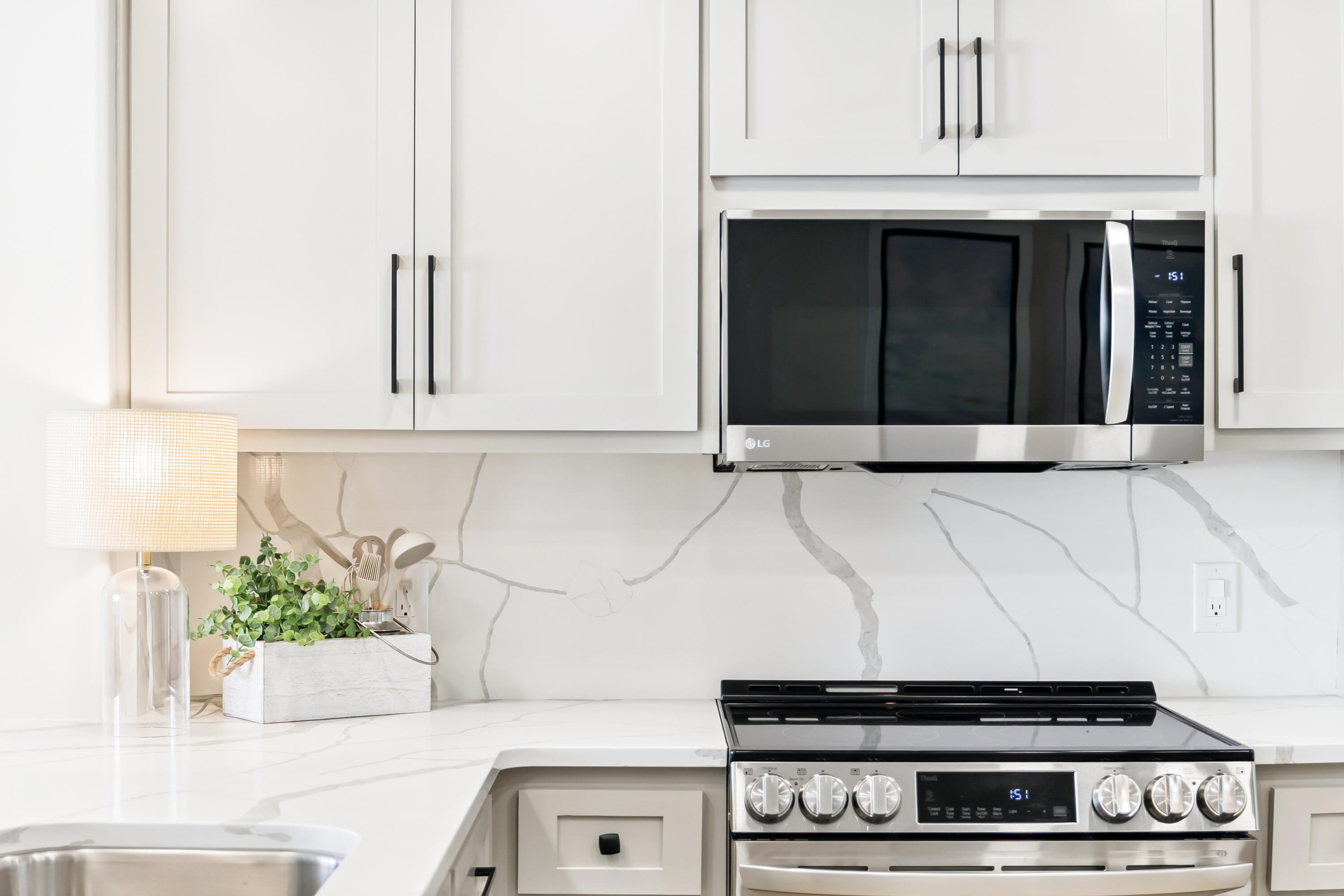 5004 Thomas Drive 811