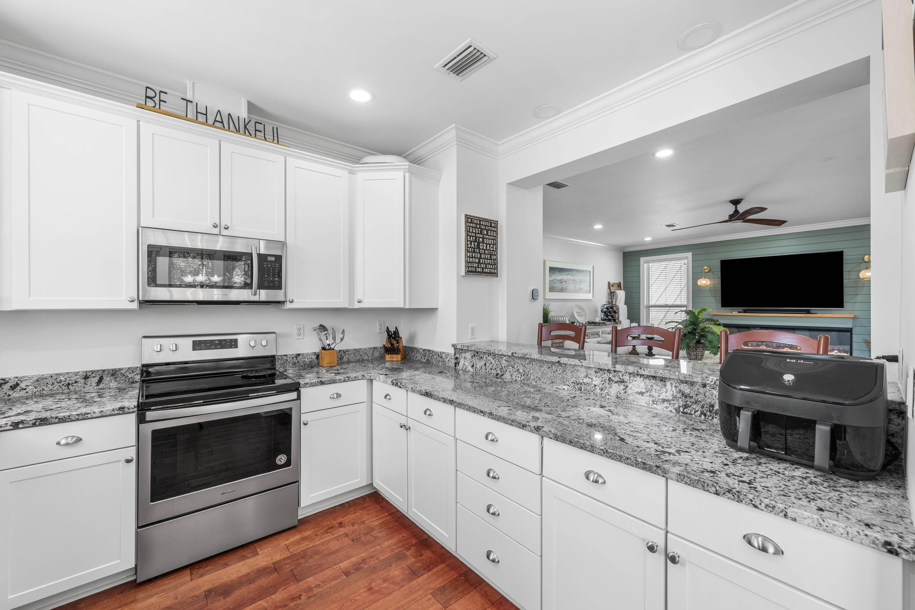 2121 Olde Towne Avenue