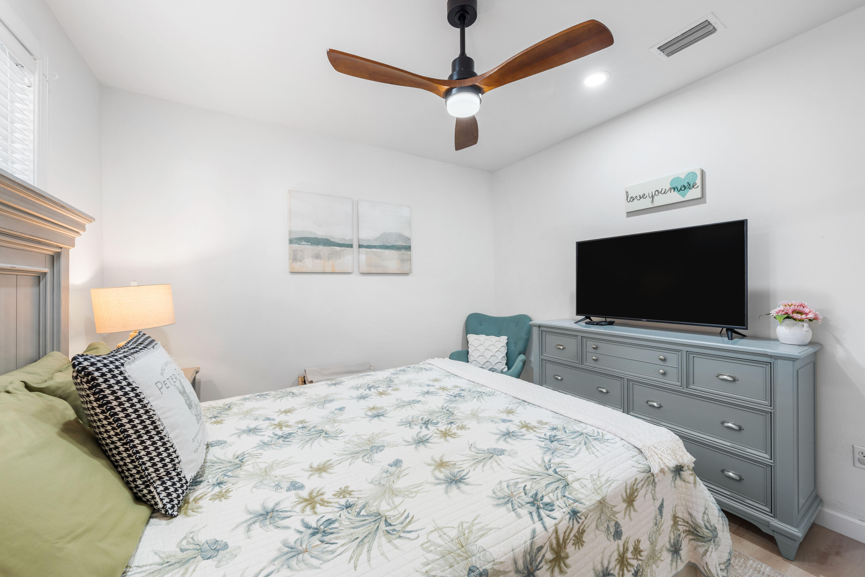 2121 Olde Towne Avenue