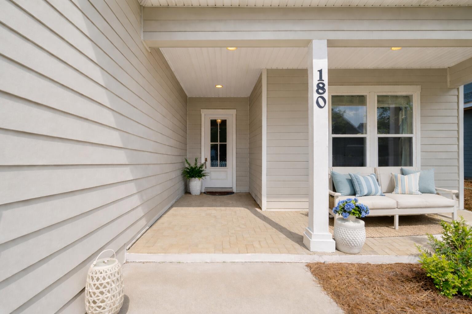 180 Blakely Drew Boulevard