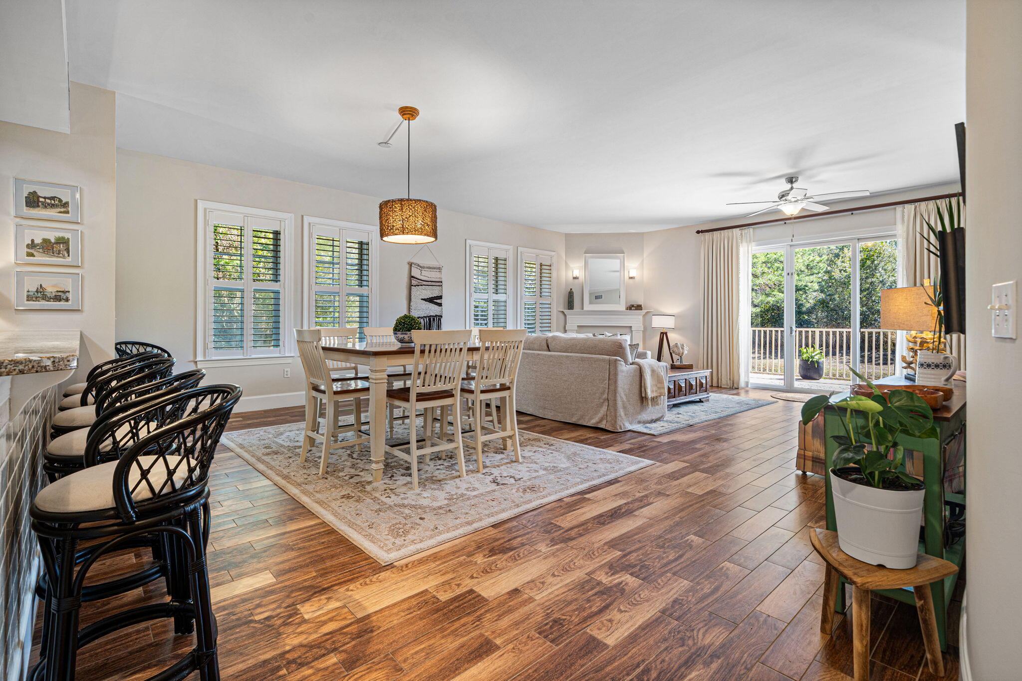 1653 W County Highway 30A 1101