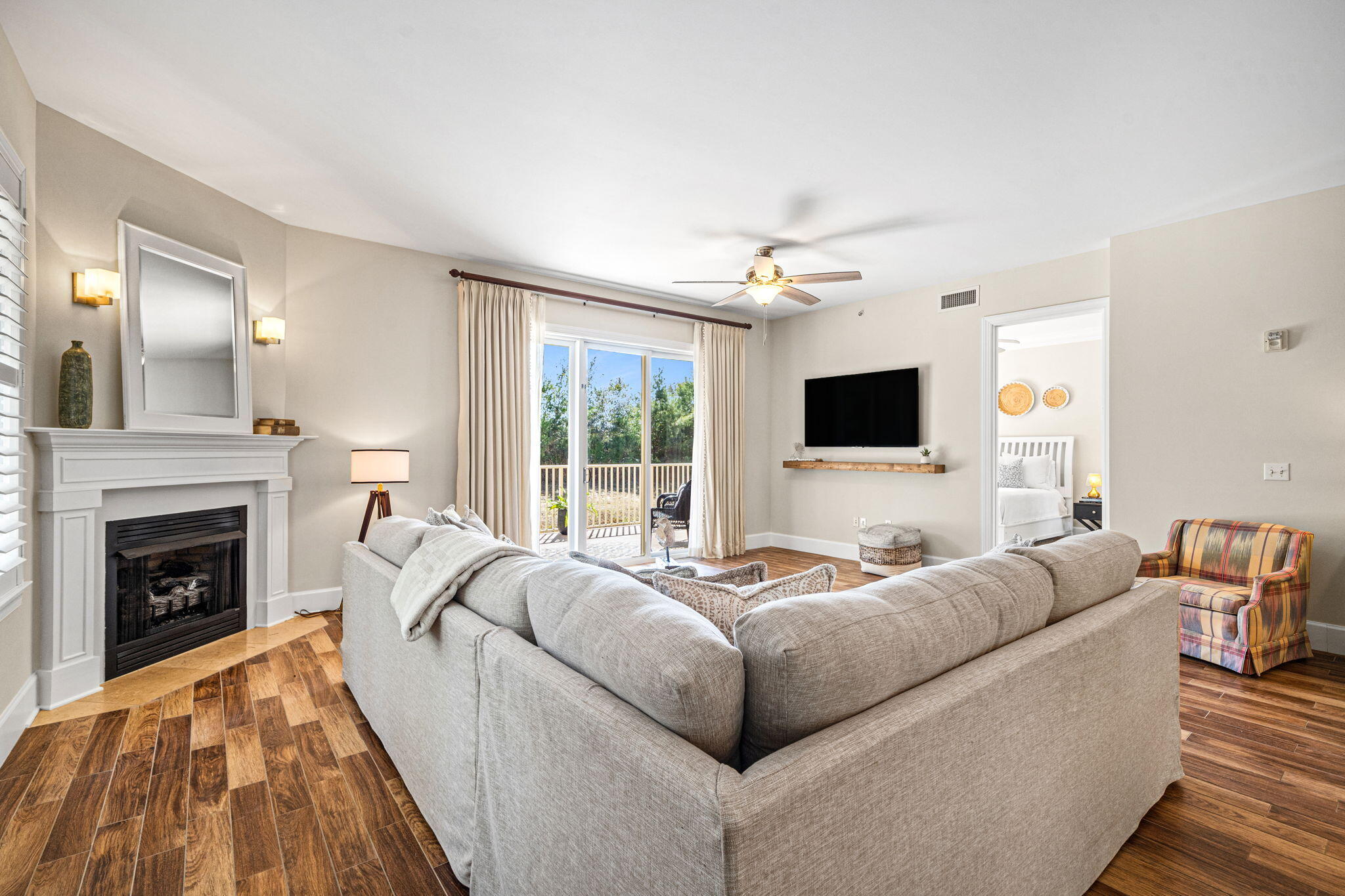 1653 W County Highway 30A 1101