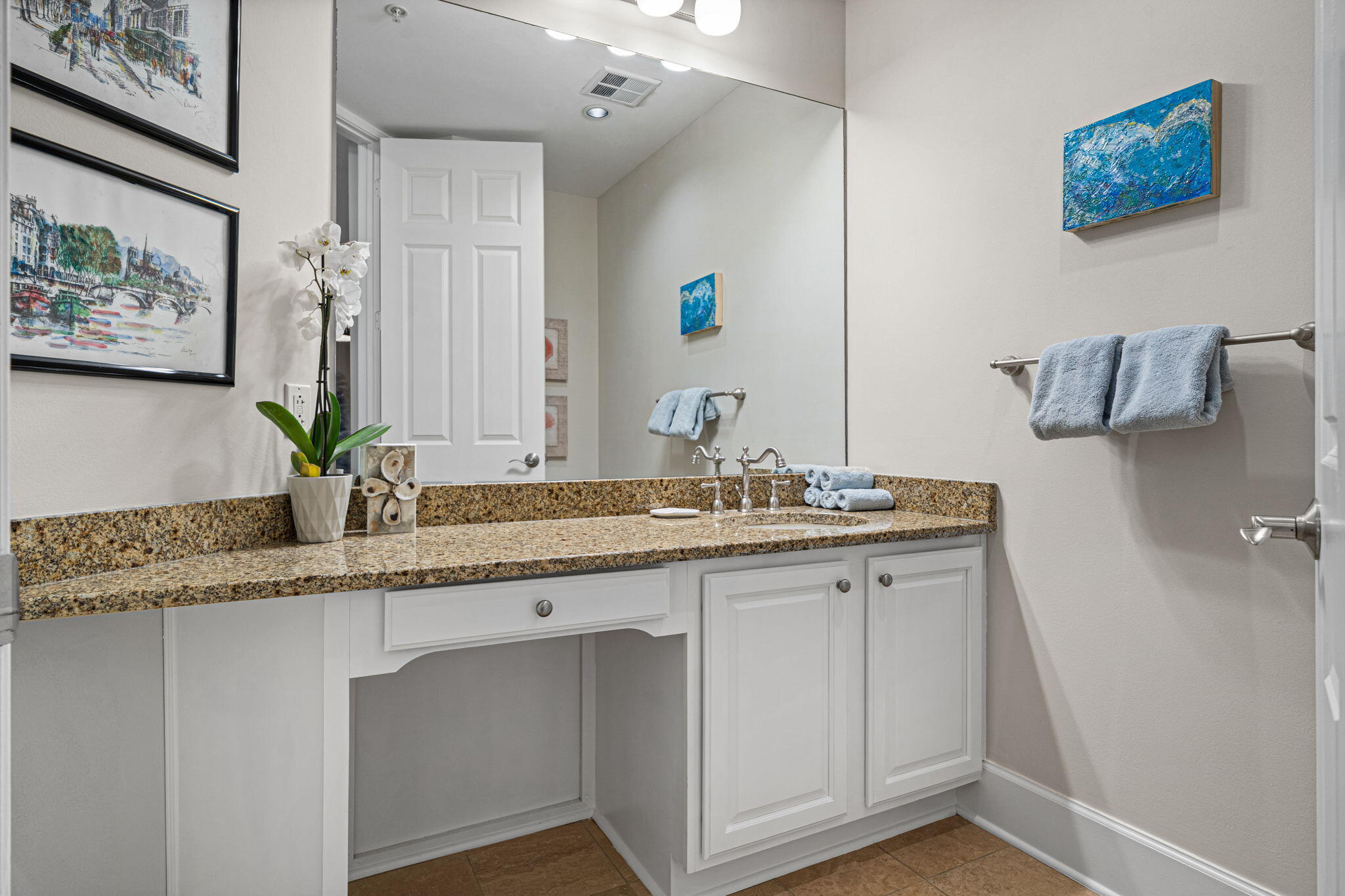 1653 W County Highway 30A 1101