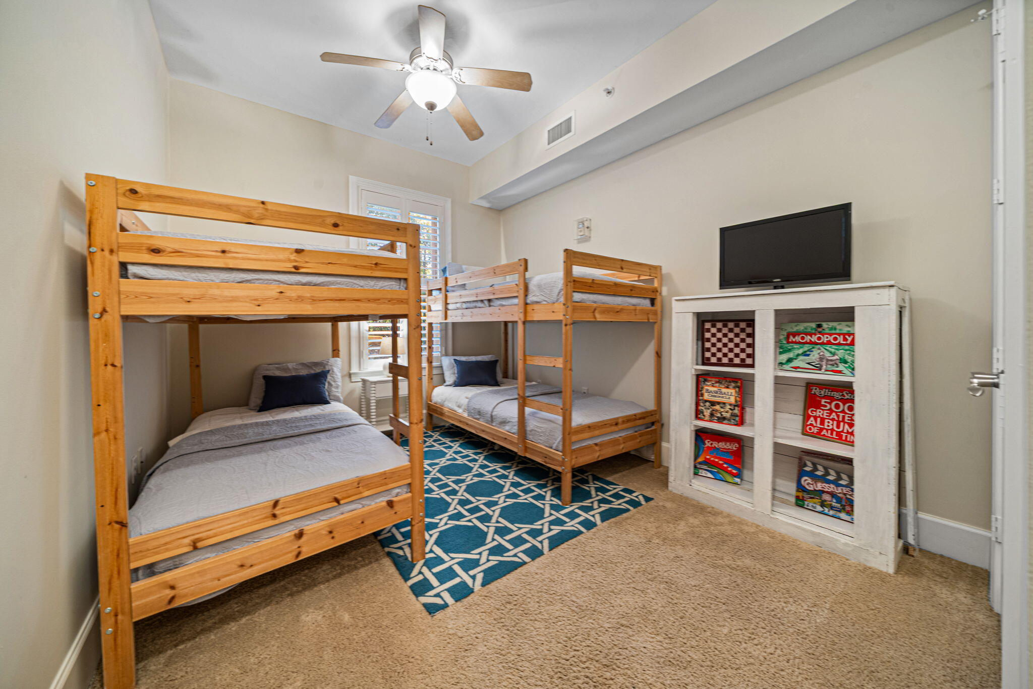 1653 W County Highway 30A 1101