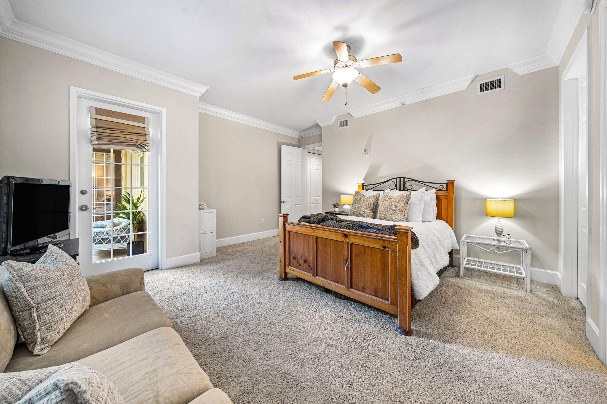 1653 W County Highway 30A 1101