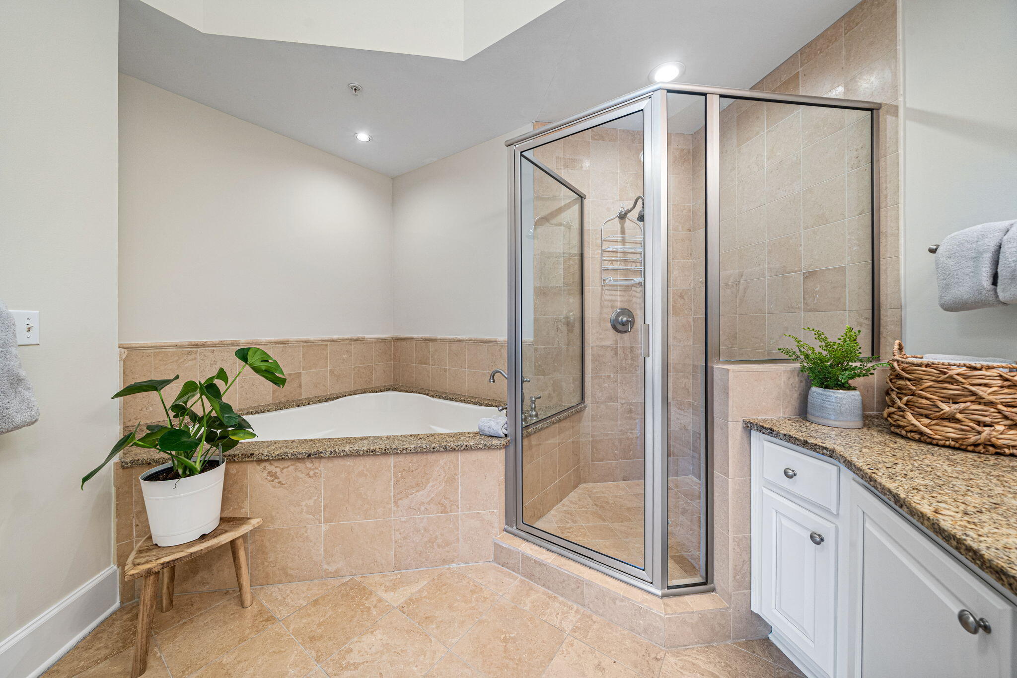 1653 W County Highway 30A 1101