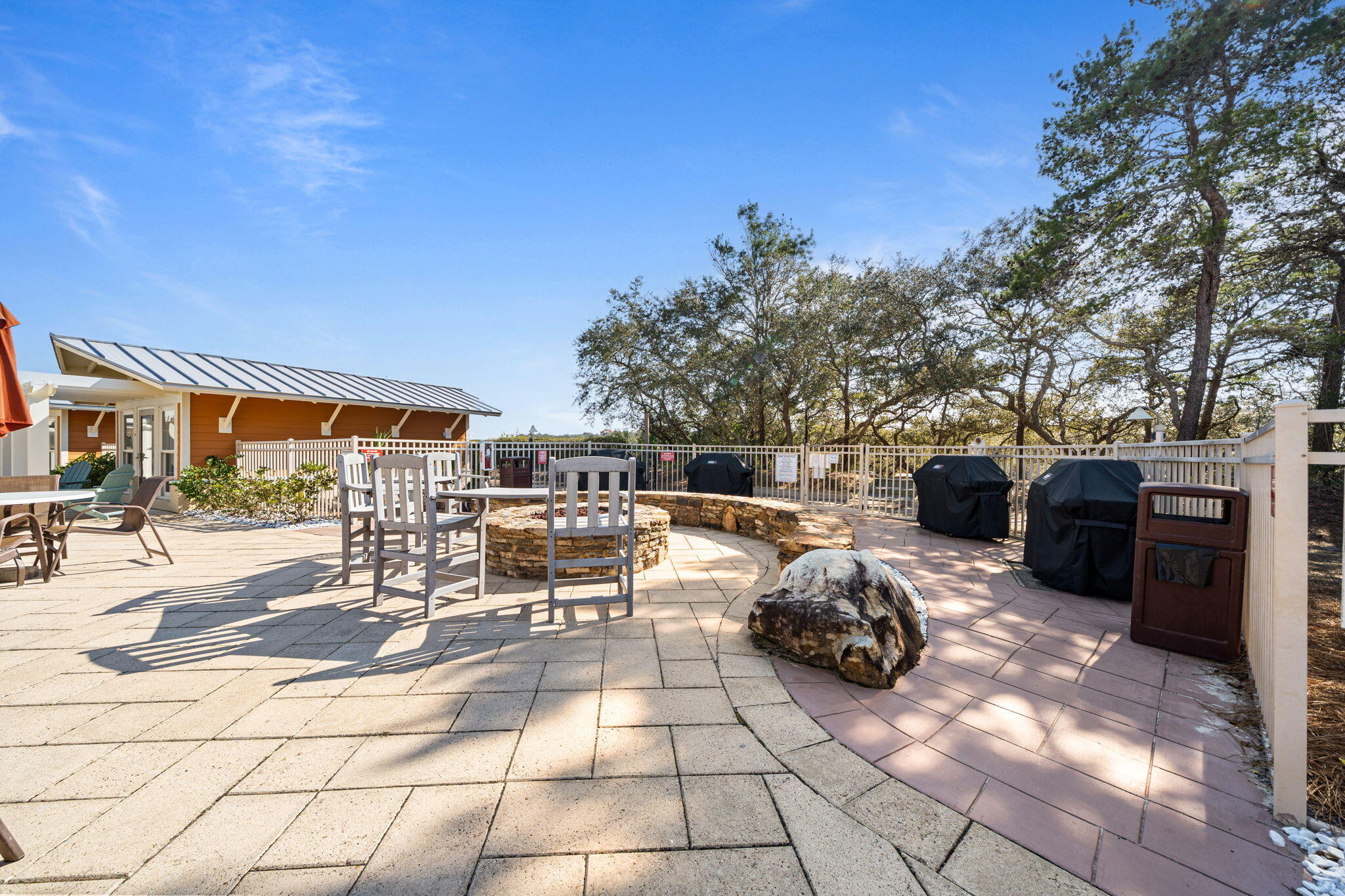 1653 W County Highway 30A 1101