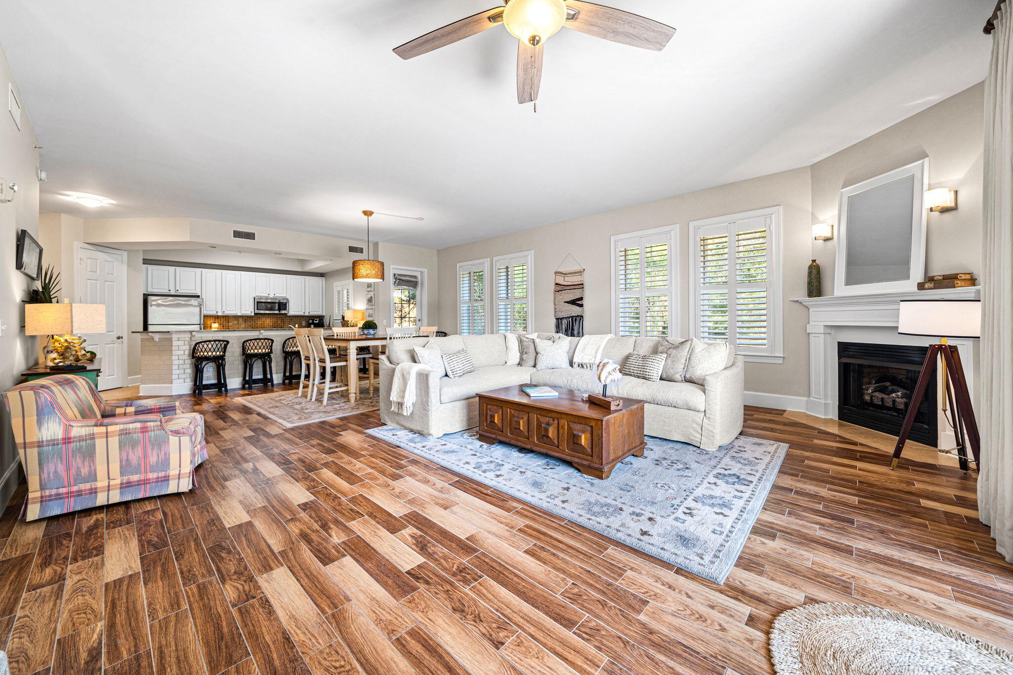 1653 W County Highway 30A 1101