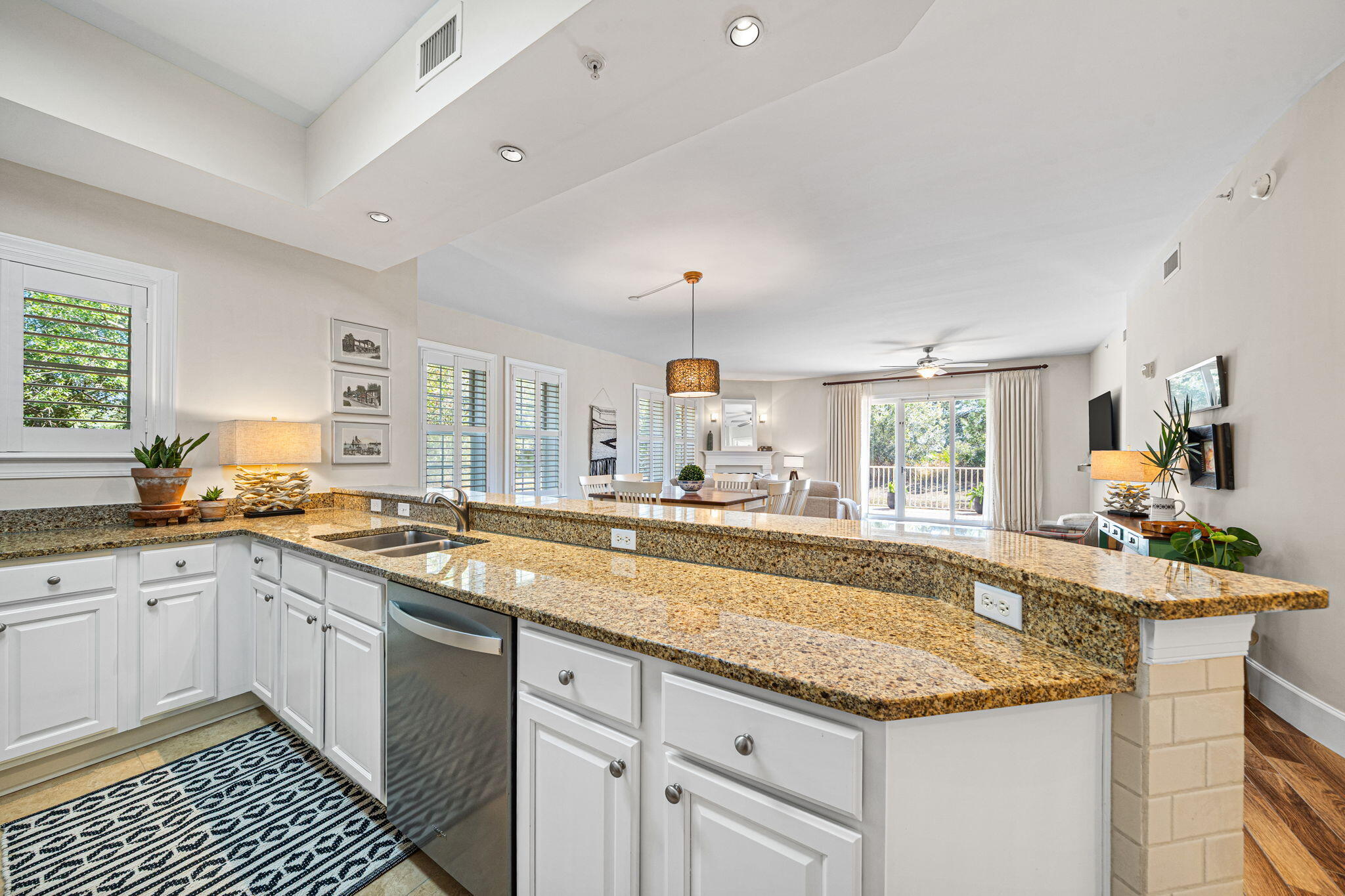 1653 W County Highway 30A 1101