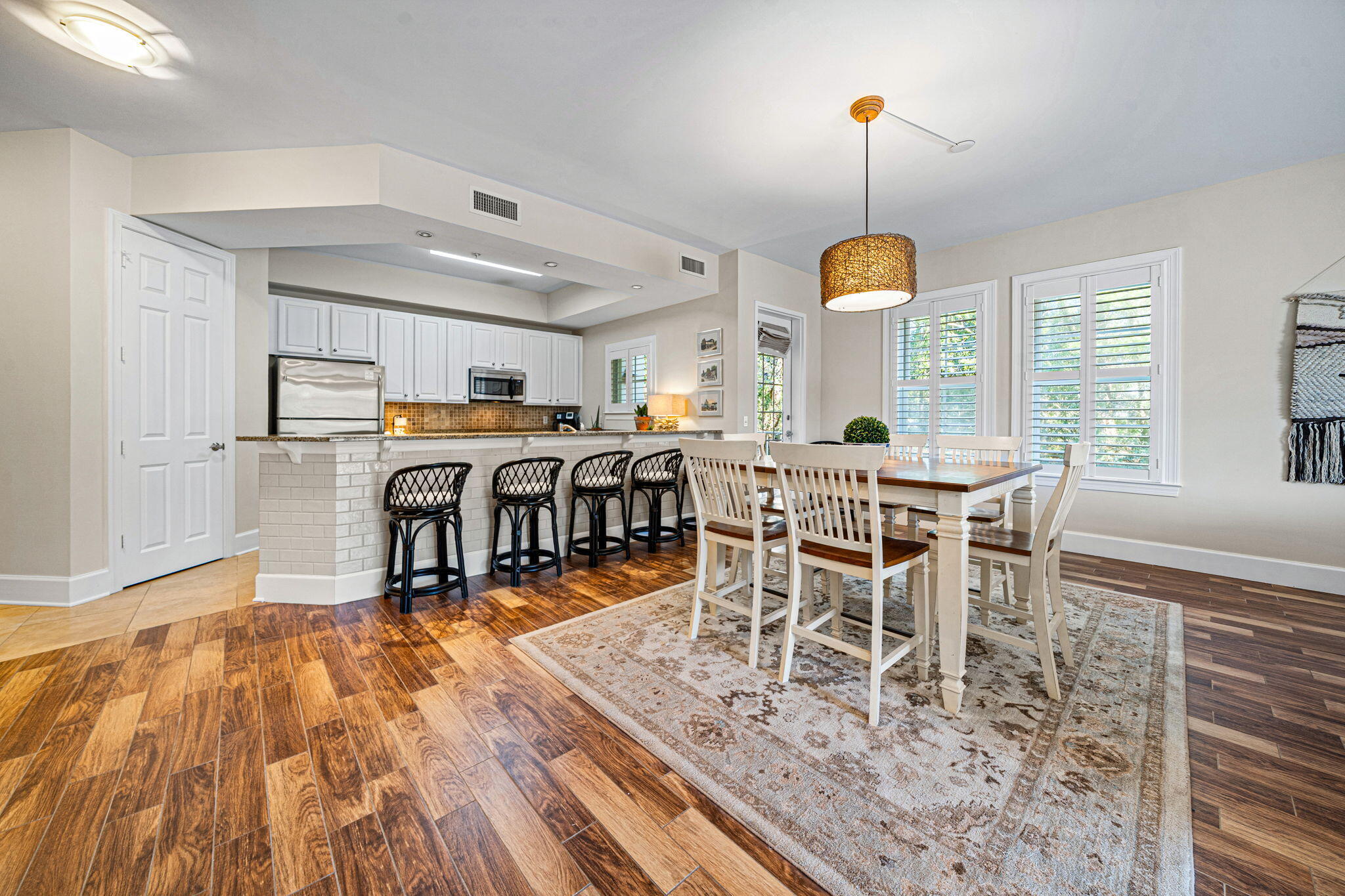 1653 W County Highway 30A 1101