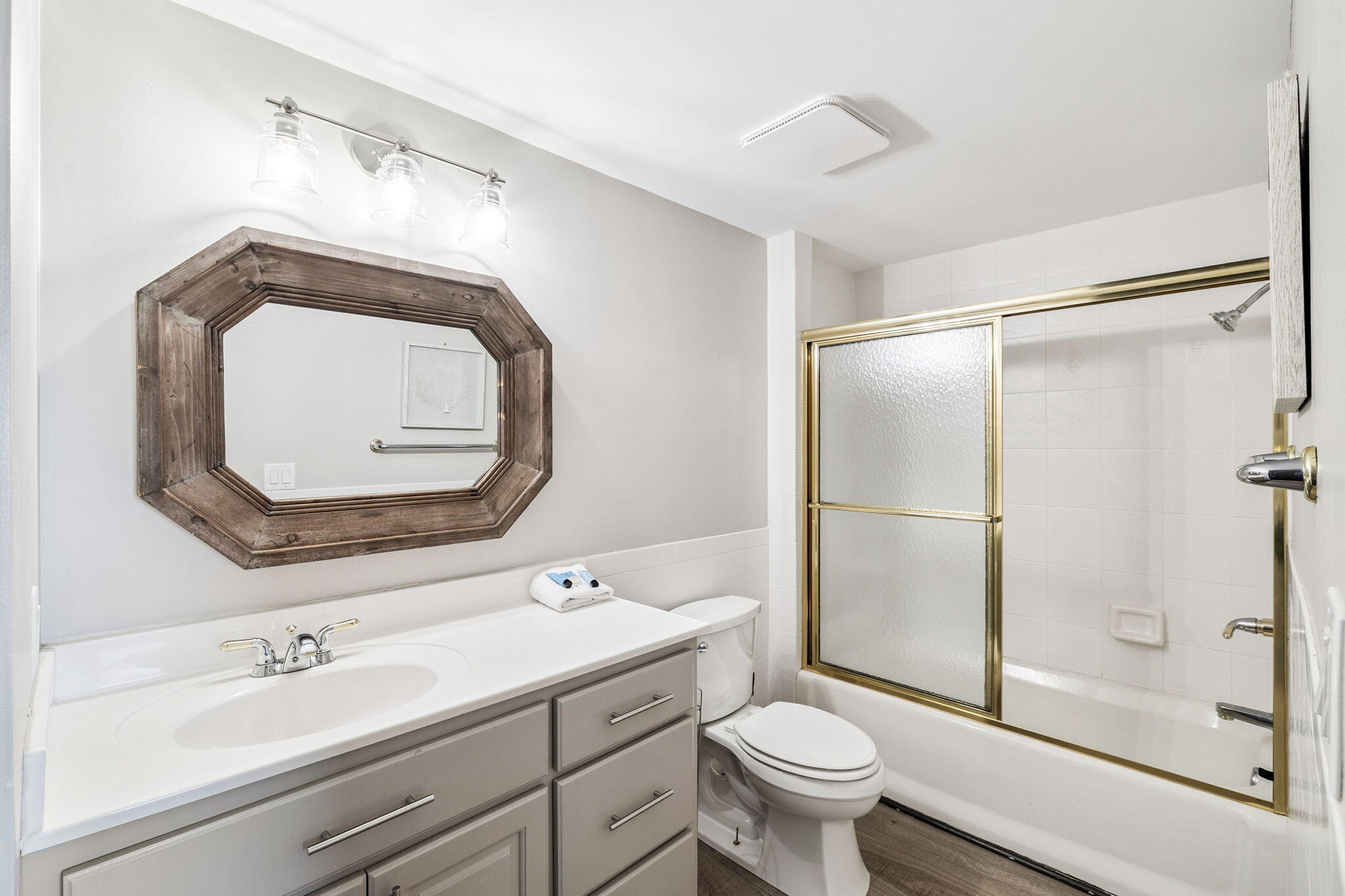 7115 Thomas Drive UNIT 901