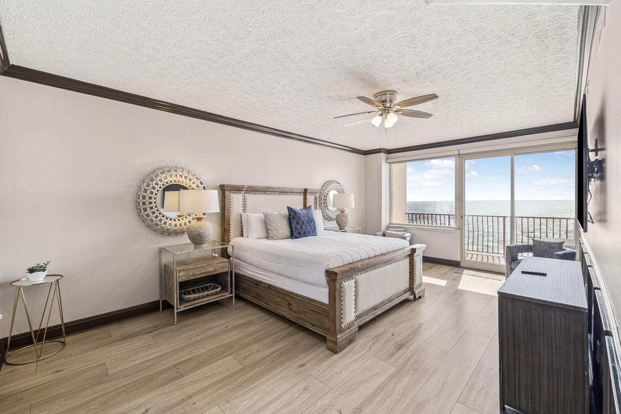 7115 Thomas Drive UNIT 901