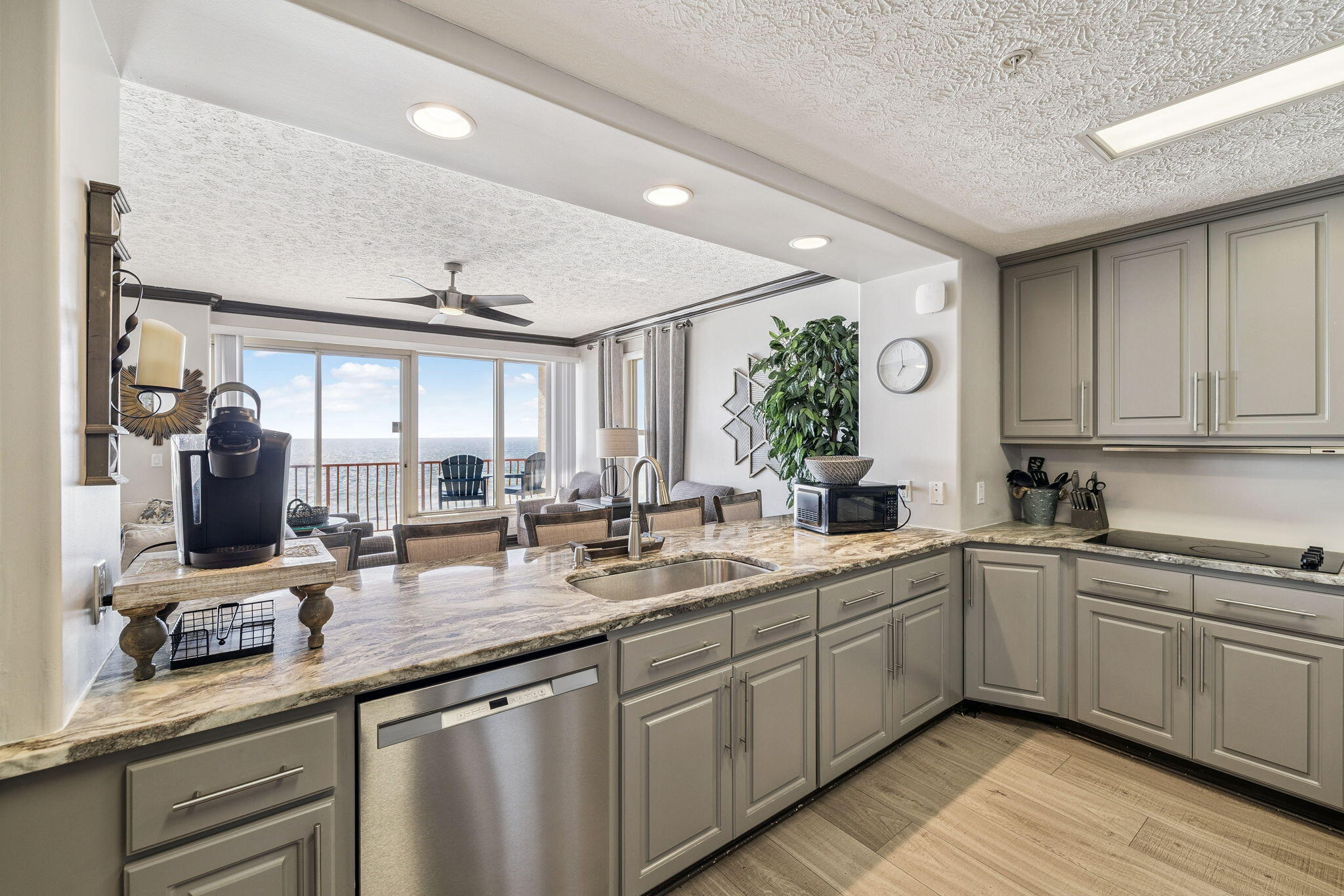 7115 Thomas Drive UNIT 901