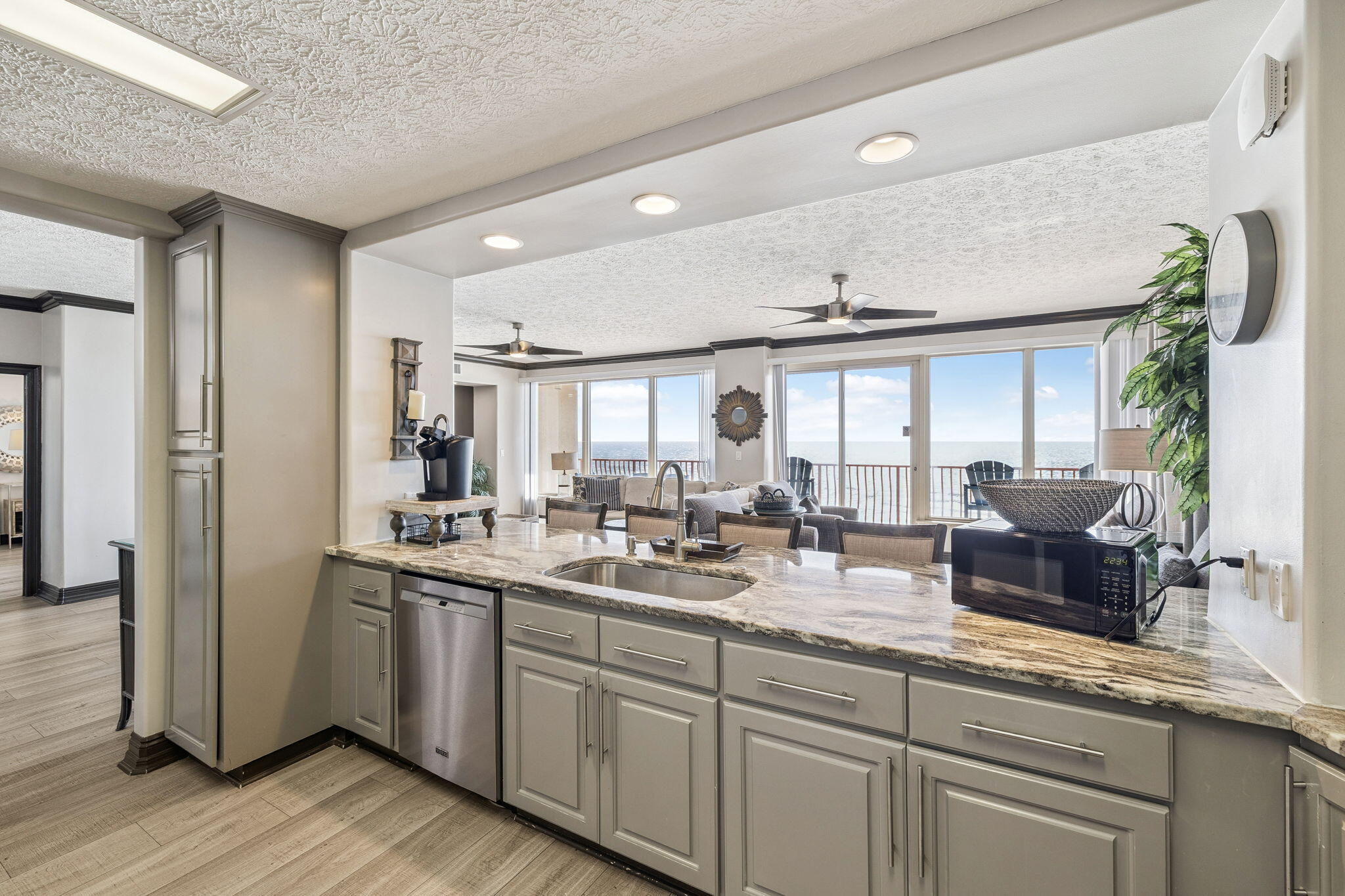 7115 Thomas Drive UNIT 901