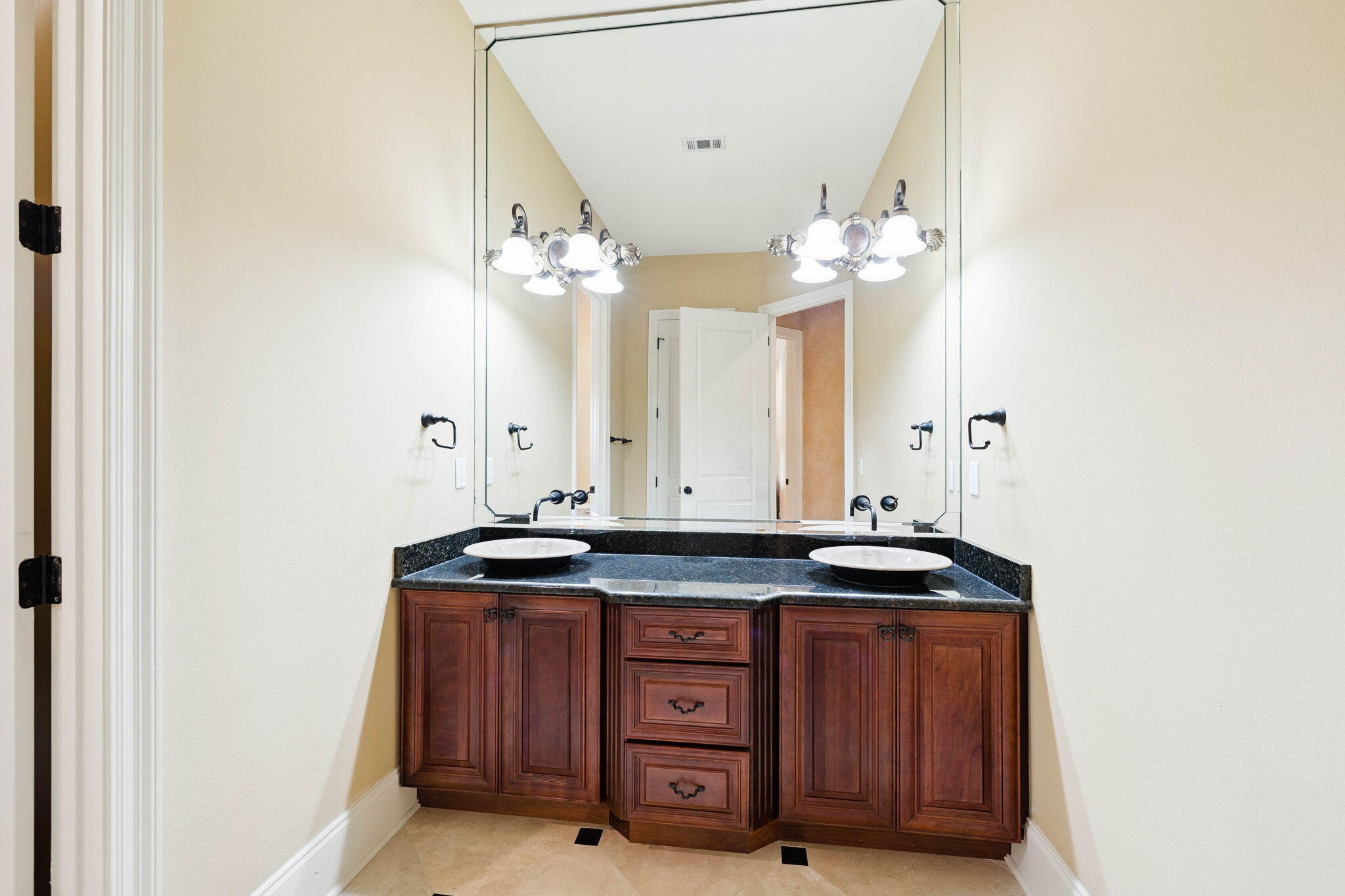 6326 Augusta Cove