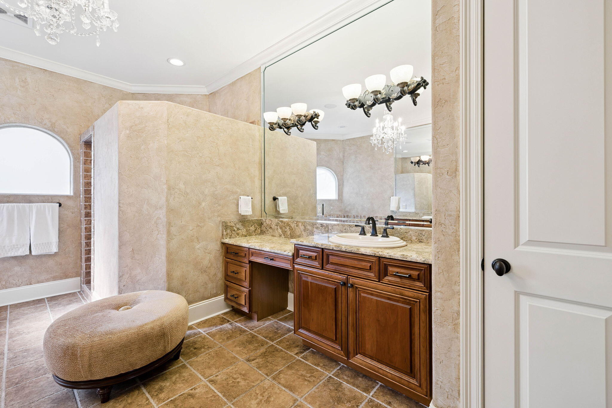6326 Augusta Cove