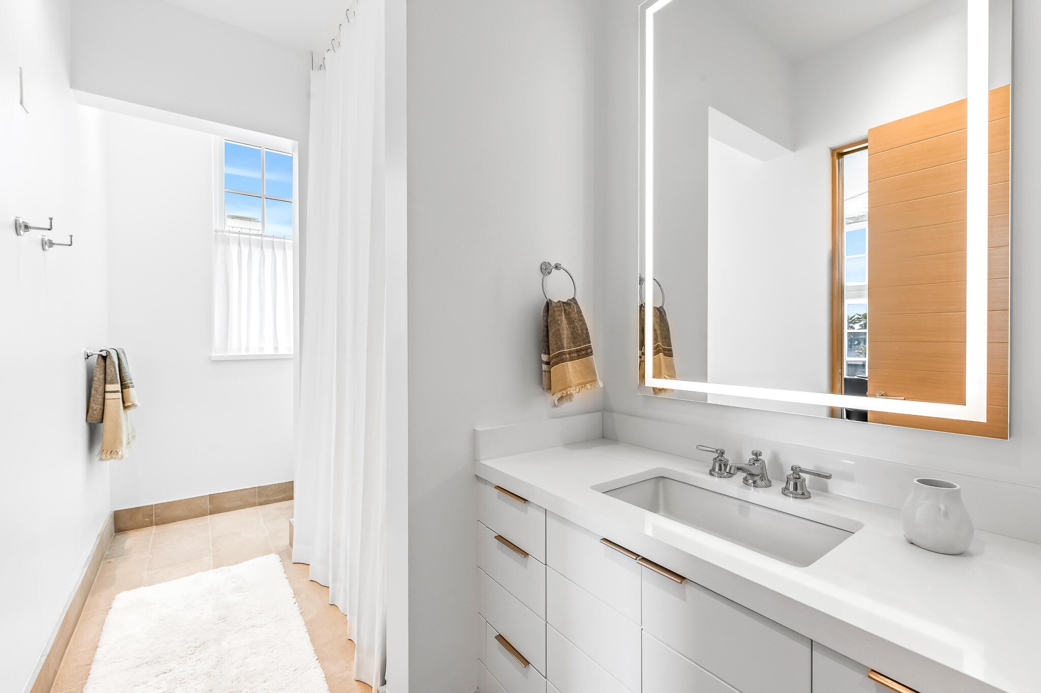 290 Sea Garden Street # 402