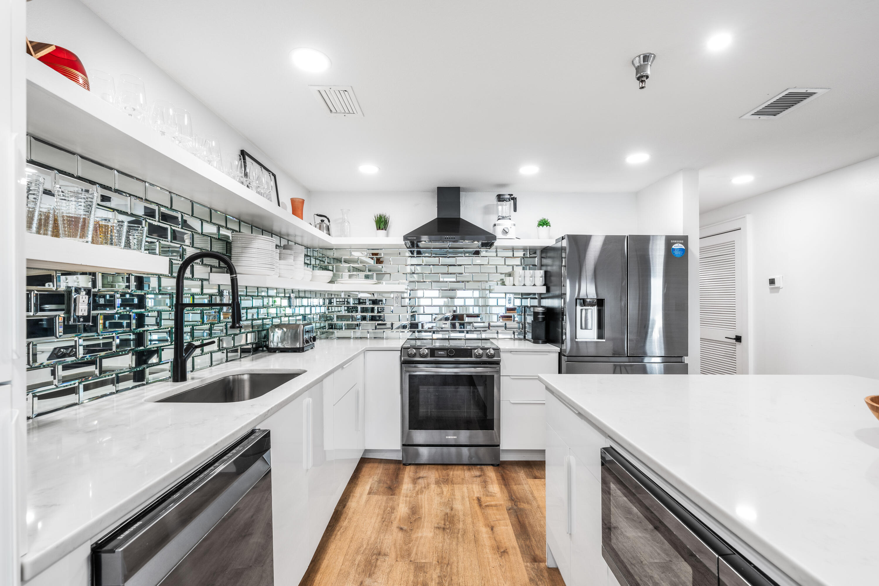 3668 E County Highway 30A UNIT 401