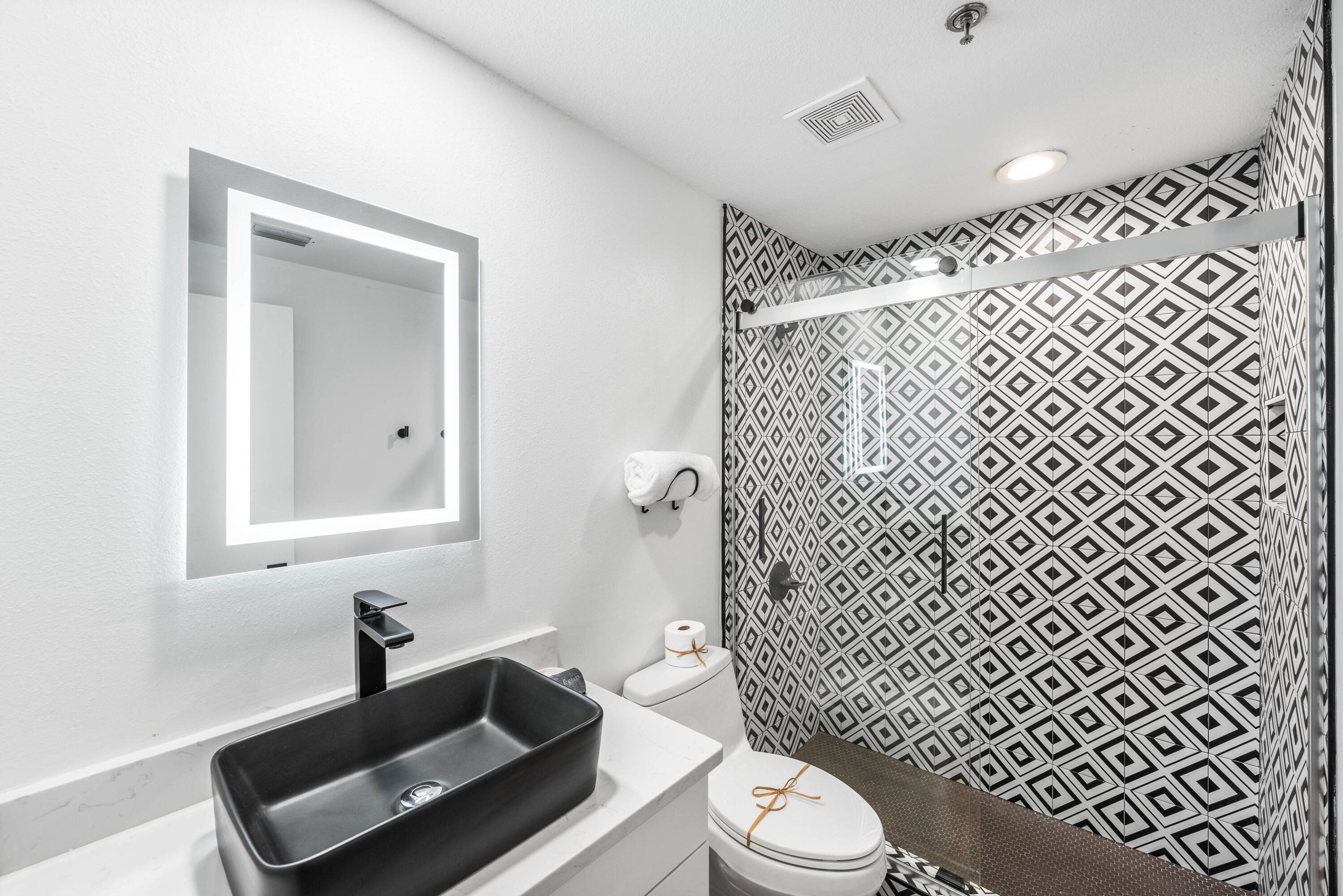 3668 E County Highway 30A UNIT 401