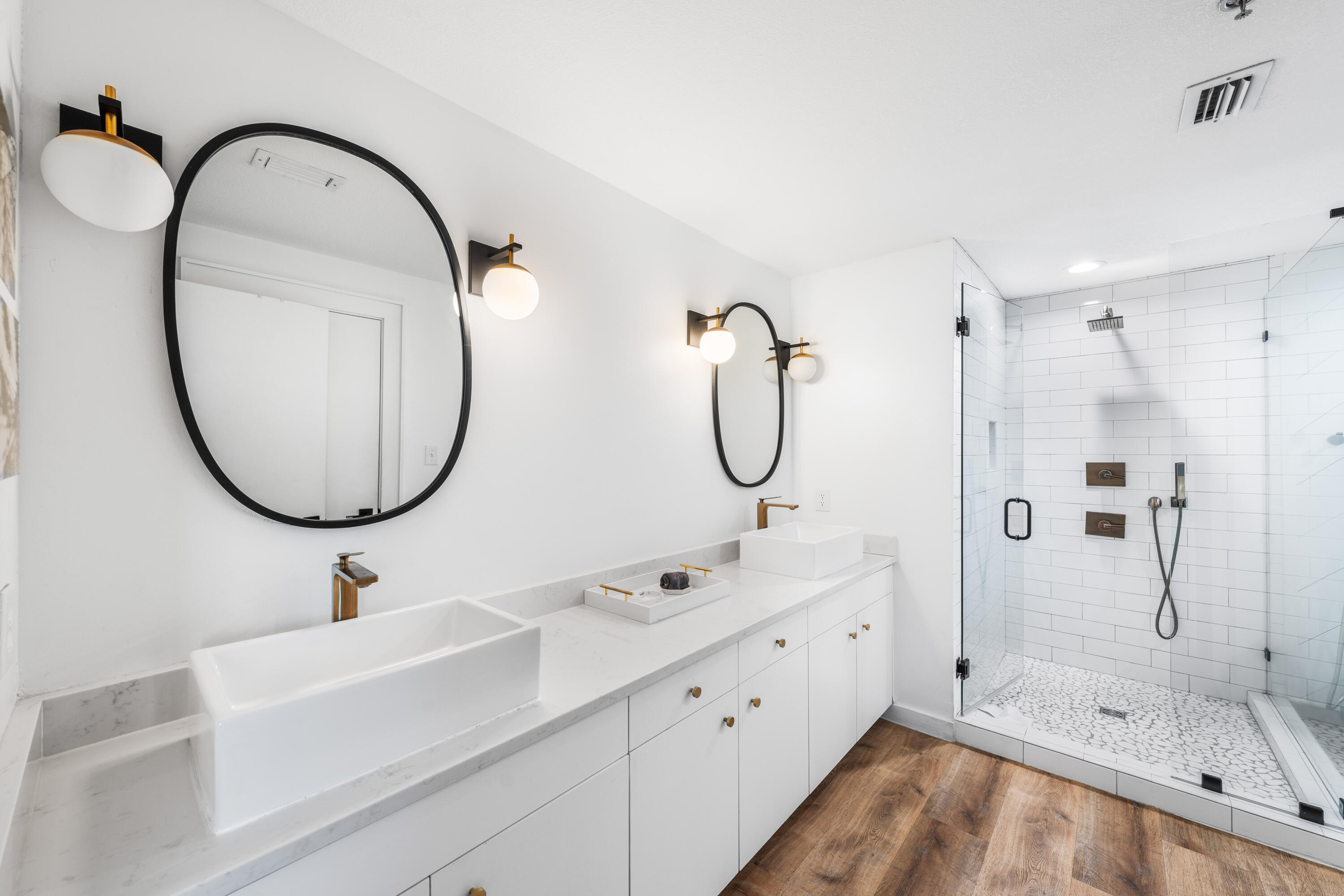 3668 E County Highway 30A UNIT 401