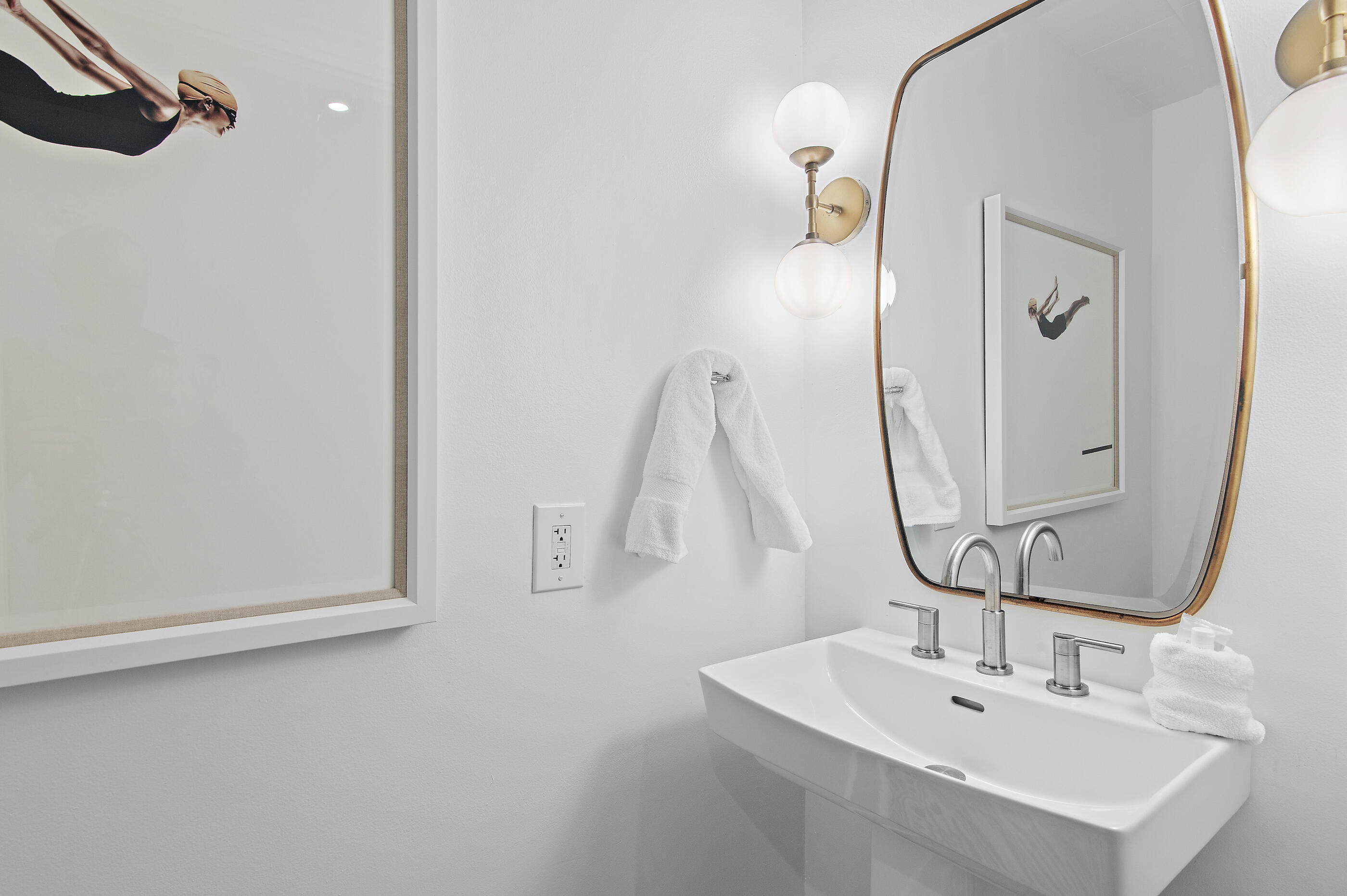 136 Georgetown Avenue 2E-1