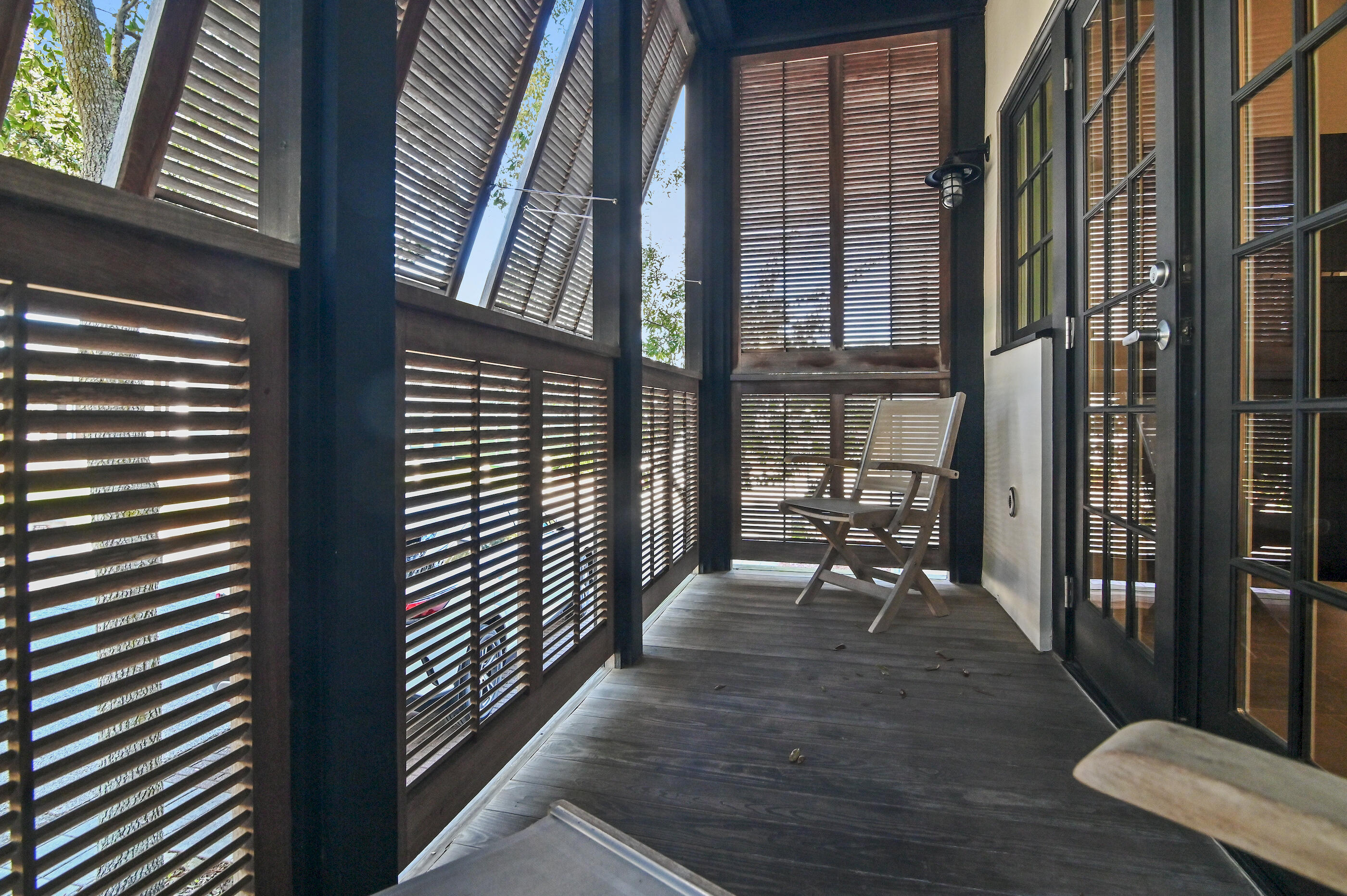 136 Georgetown Avenue 2E-1