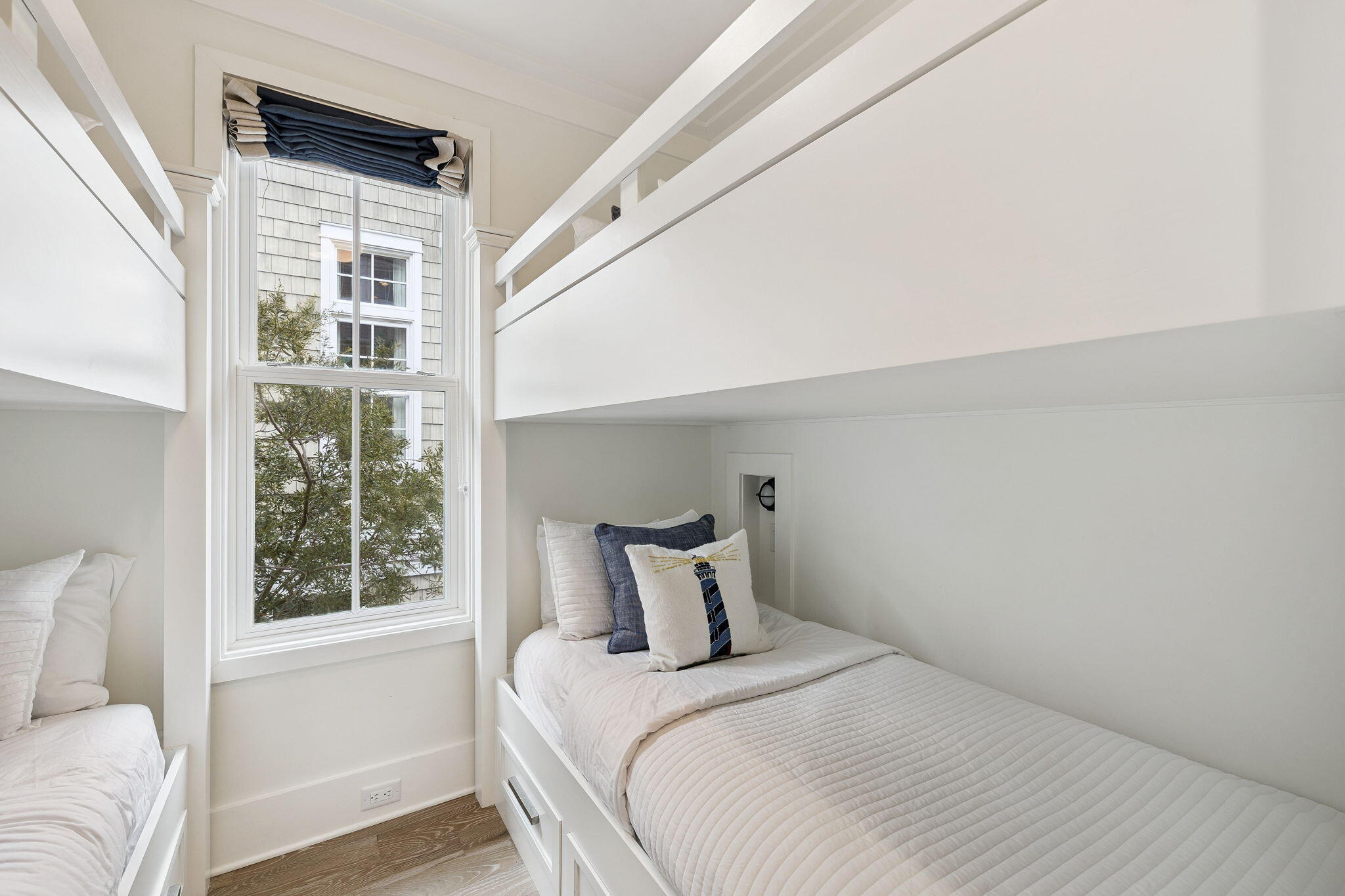 17 Compass Point Way