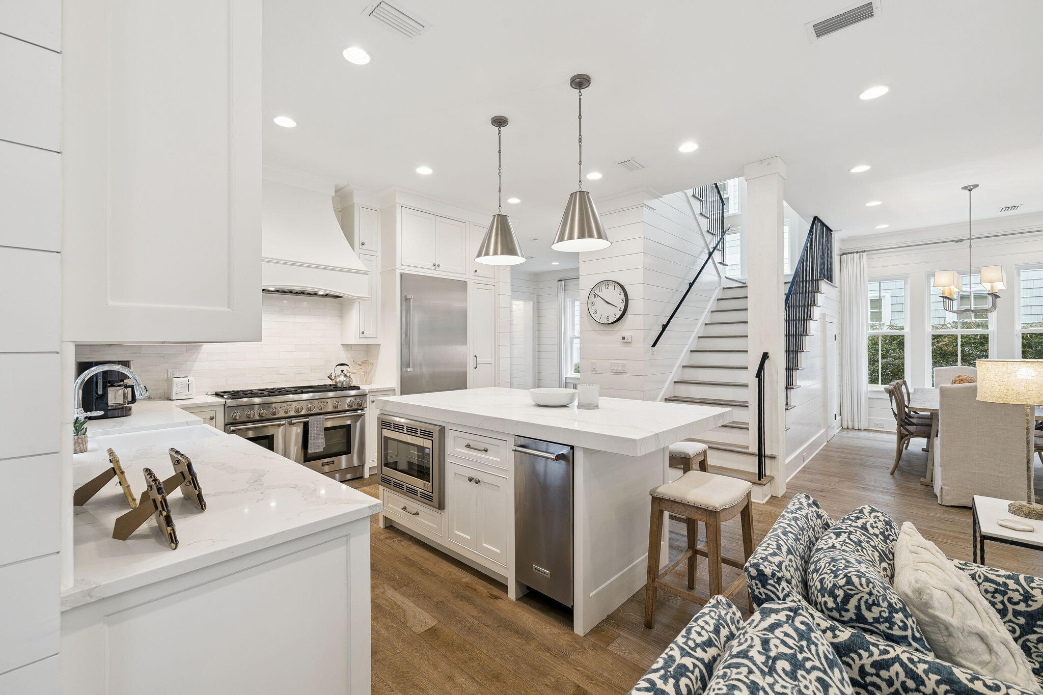 17 Compass Point Way