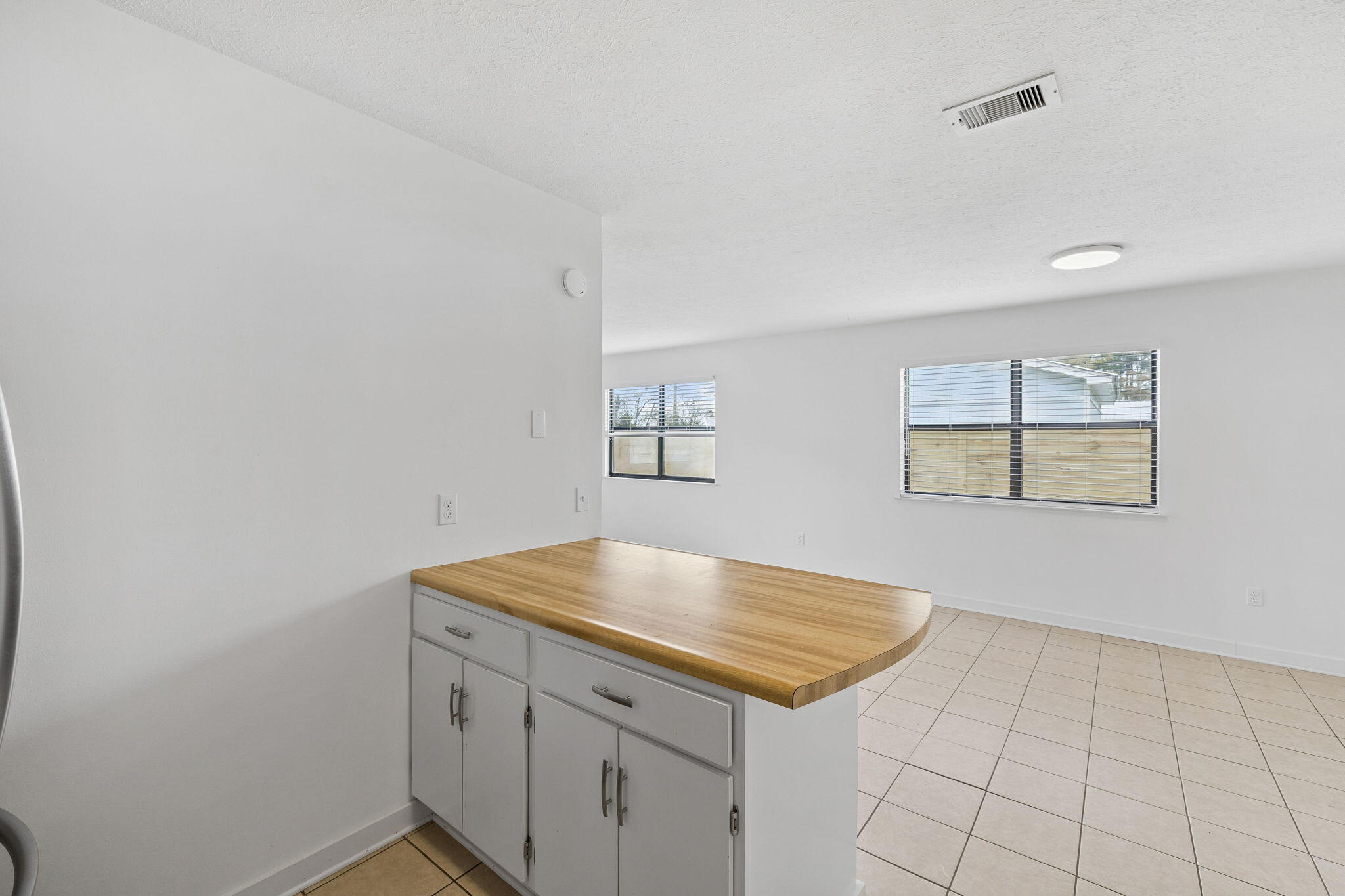 22604 Hilltop Avenue