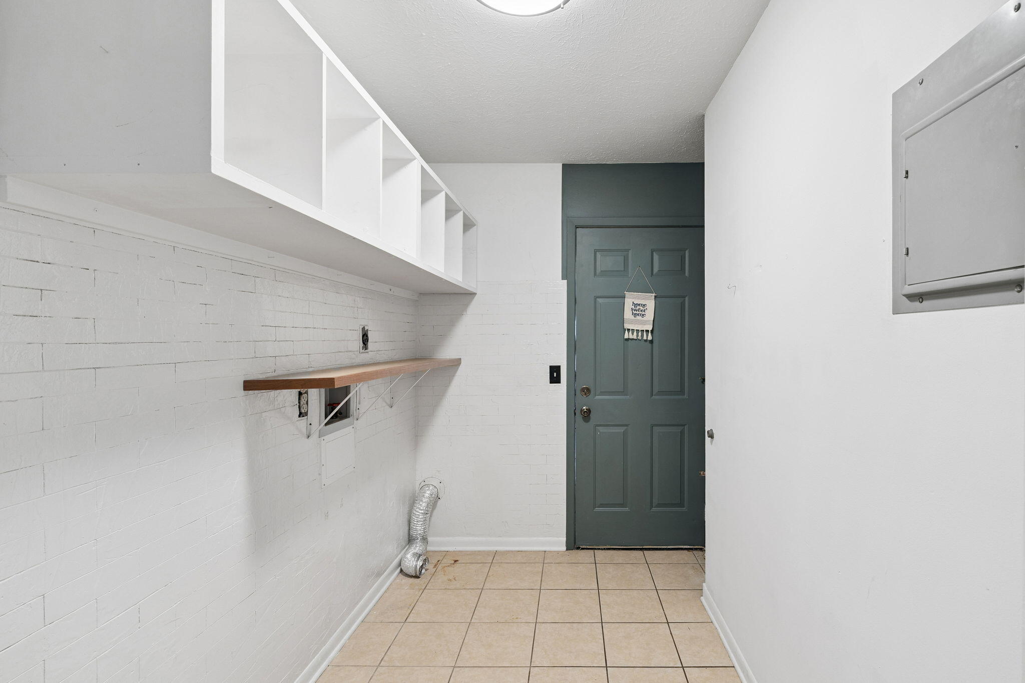 22604 Hilltop Avenue