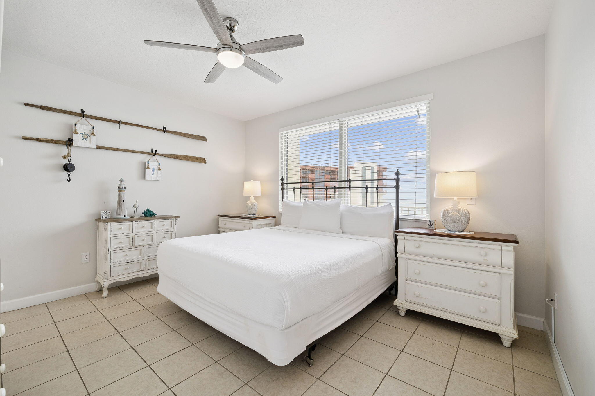 9900 S Thomas Drive UNIT 2011
