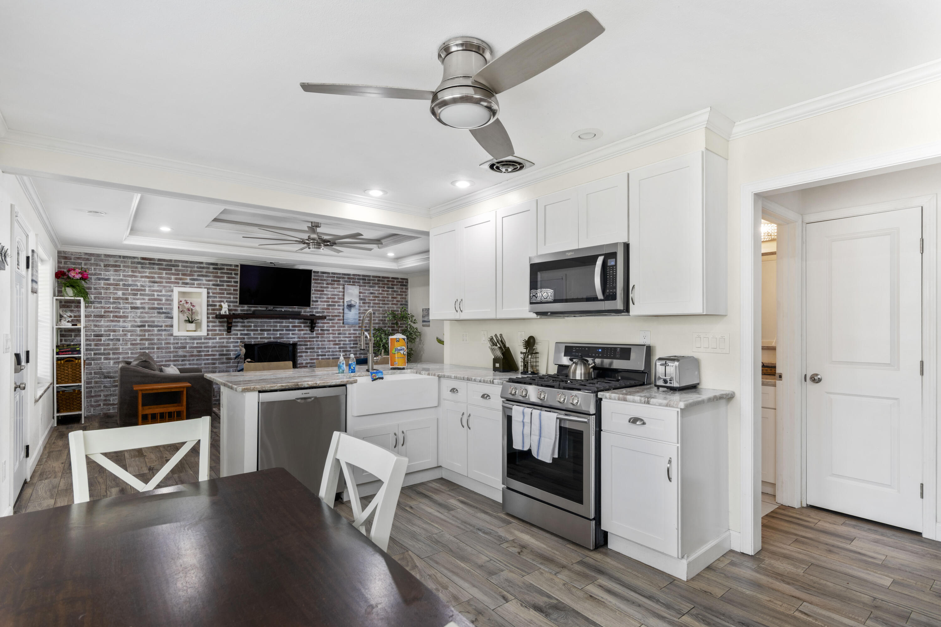 204 SW Coral Drive