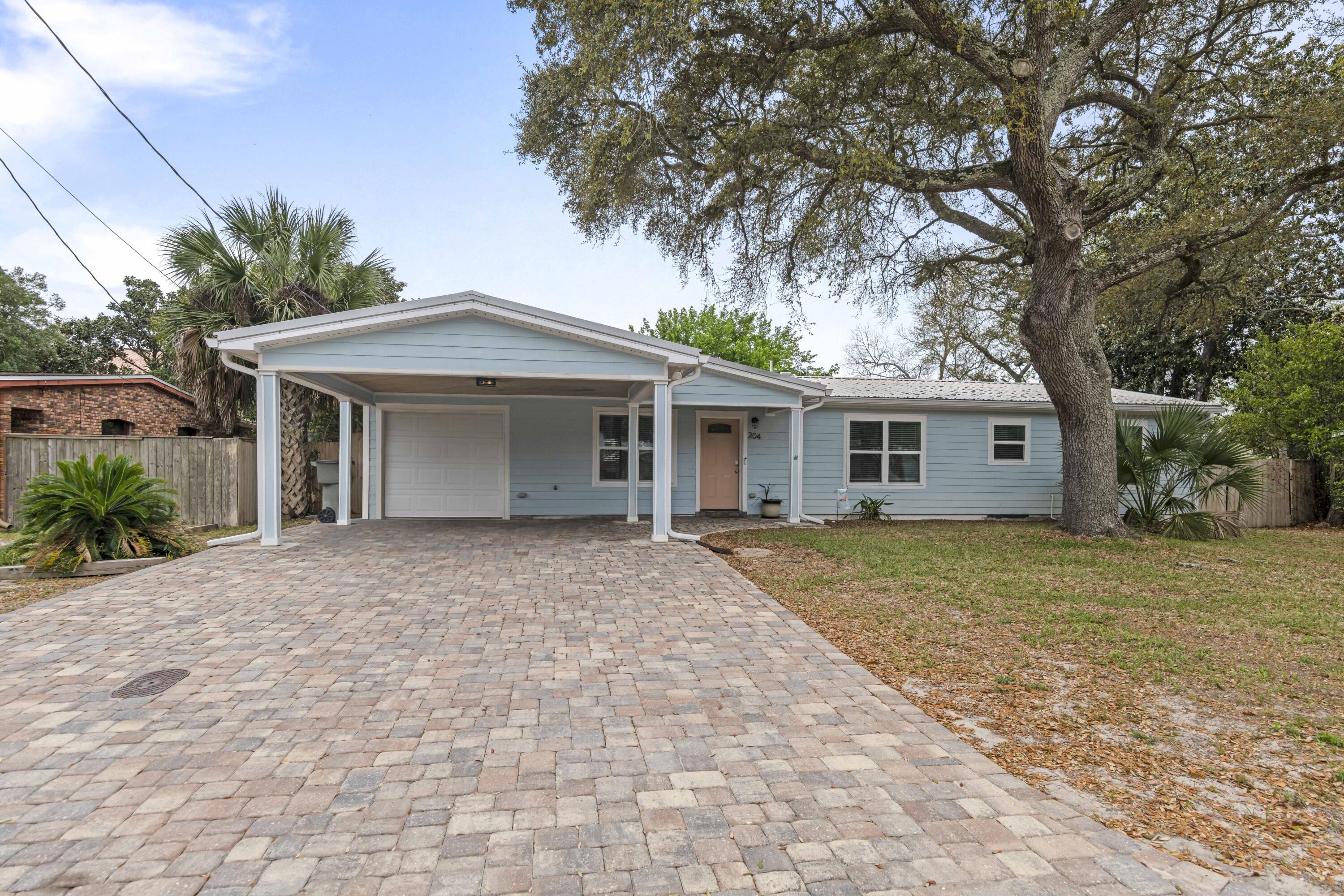 204 SW Coral Drive
